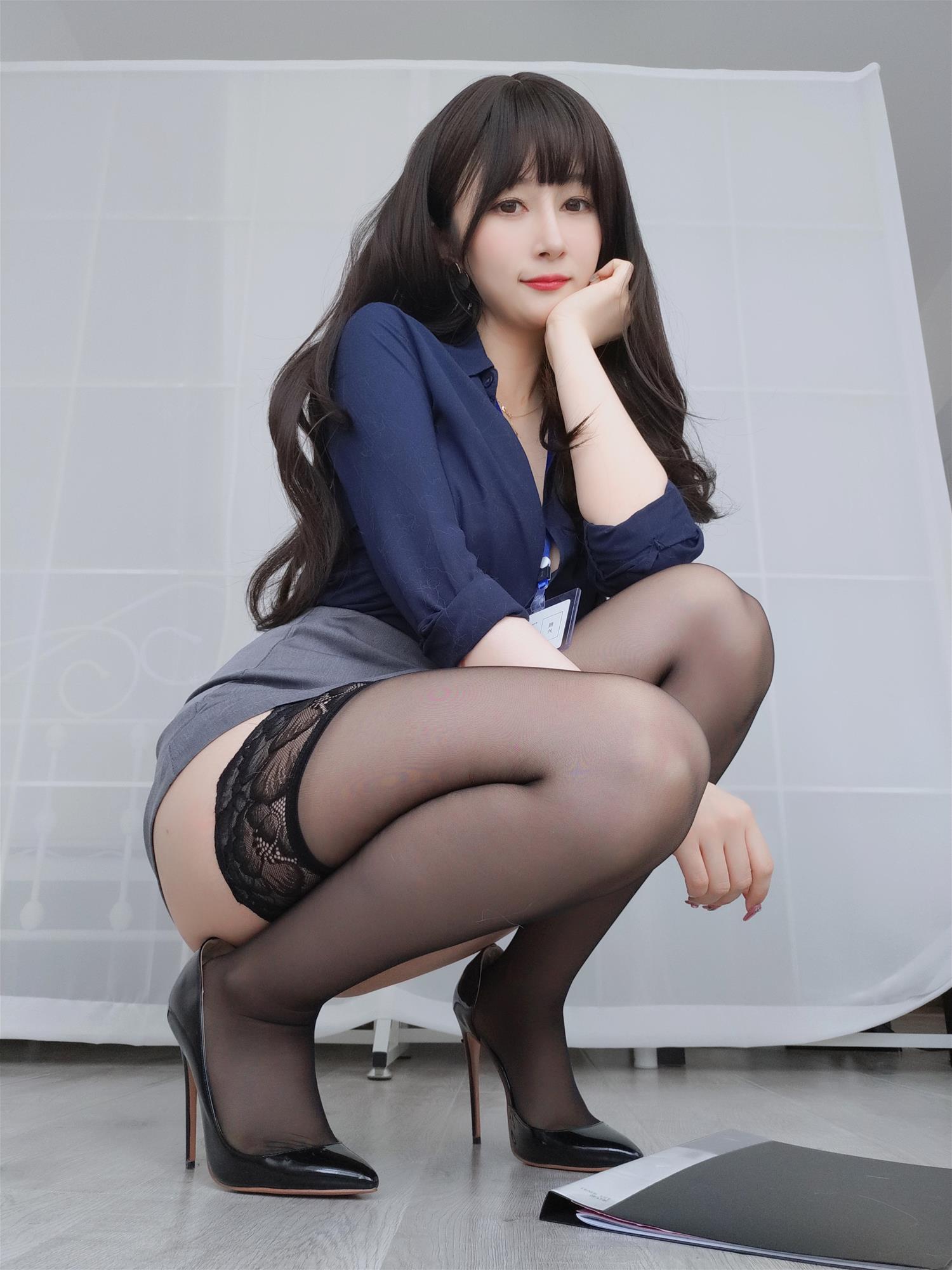 Coser小姐姐 白银81 NO.101 2022年12月fantia合集 [340P8V-1.51GB]