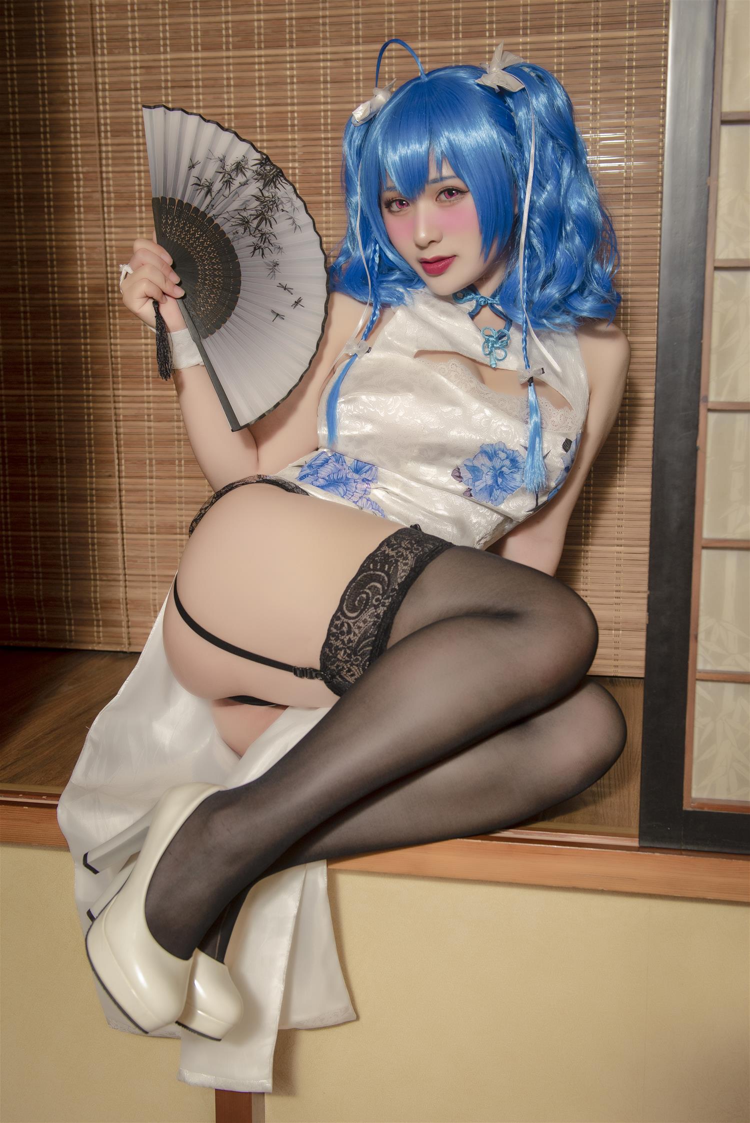 柘烟_Zuken 圣路易斯旗袍 [17P-299MB]