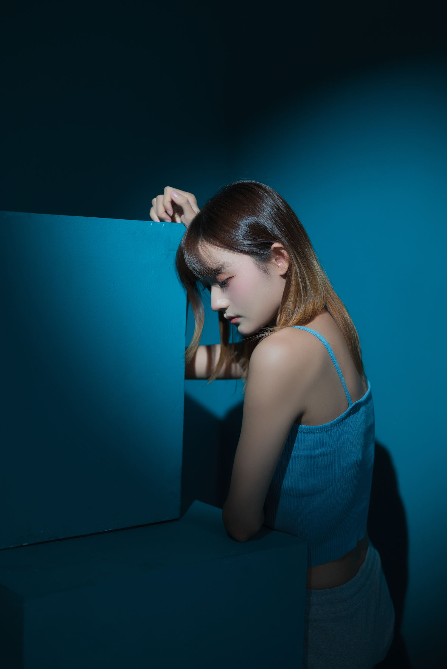 兔子zzz 抑郁的蓝房间 [26P-270MB]