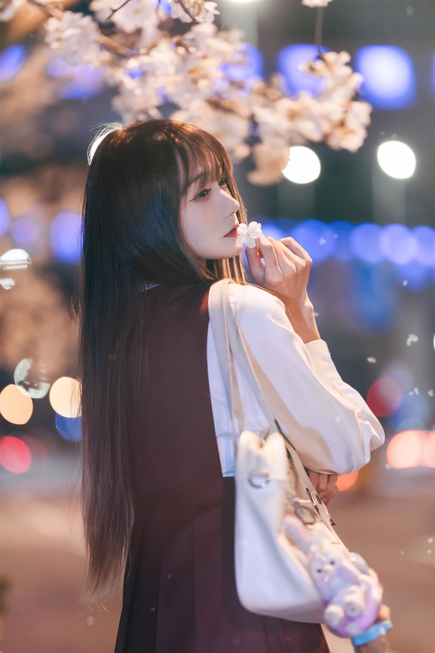 兔子zzz  邂逅樱花雨 [21P-239MB]