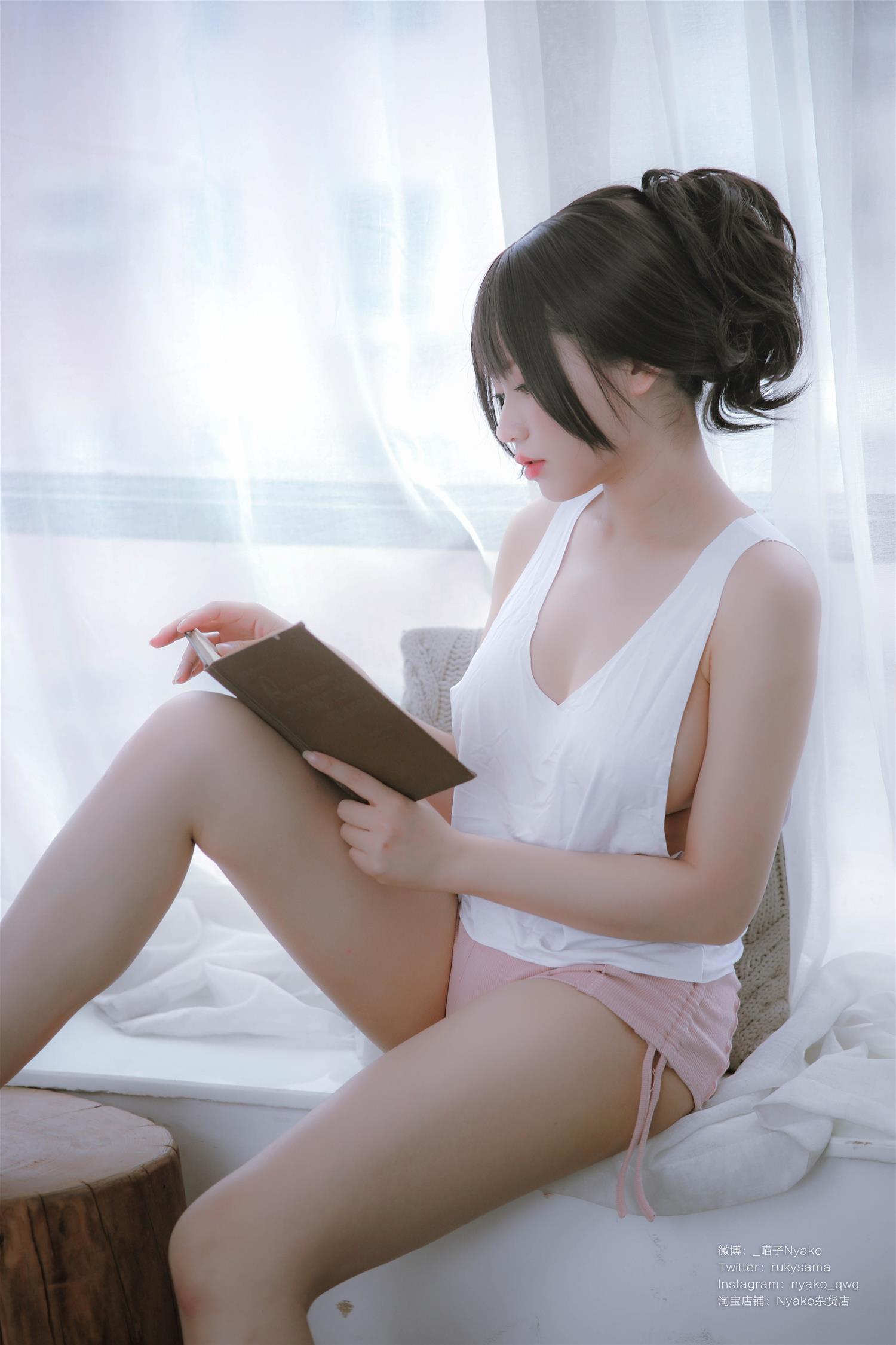 Nyako喵子 隣のやばいお姉さん 背心 [78P1V-732MB]