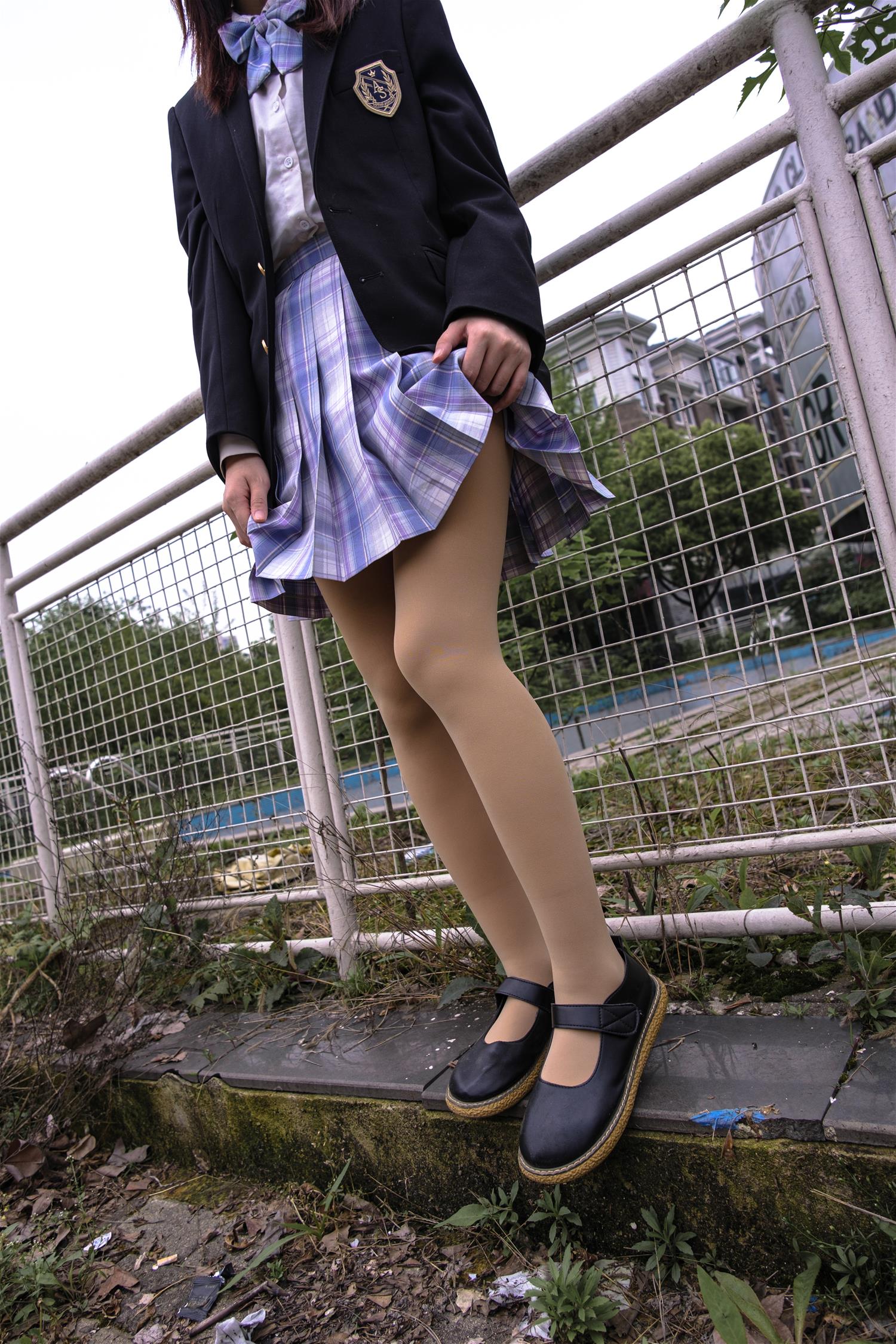 森萝财团 月下-001 小夜 肉丝 300D 真空 [76P-988MB]