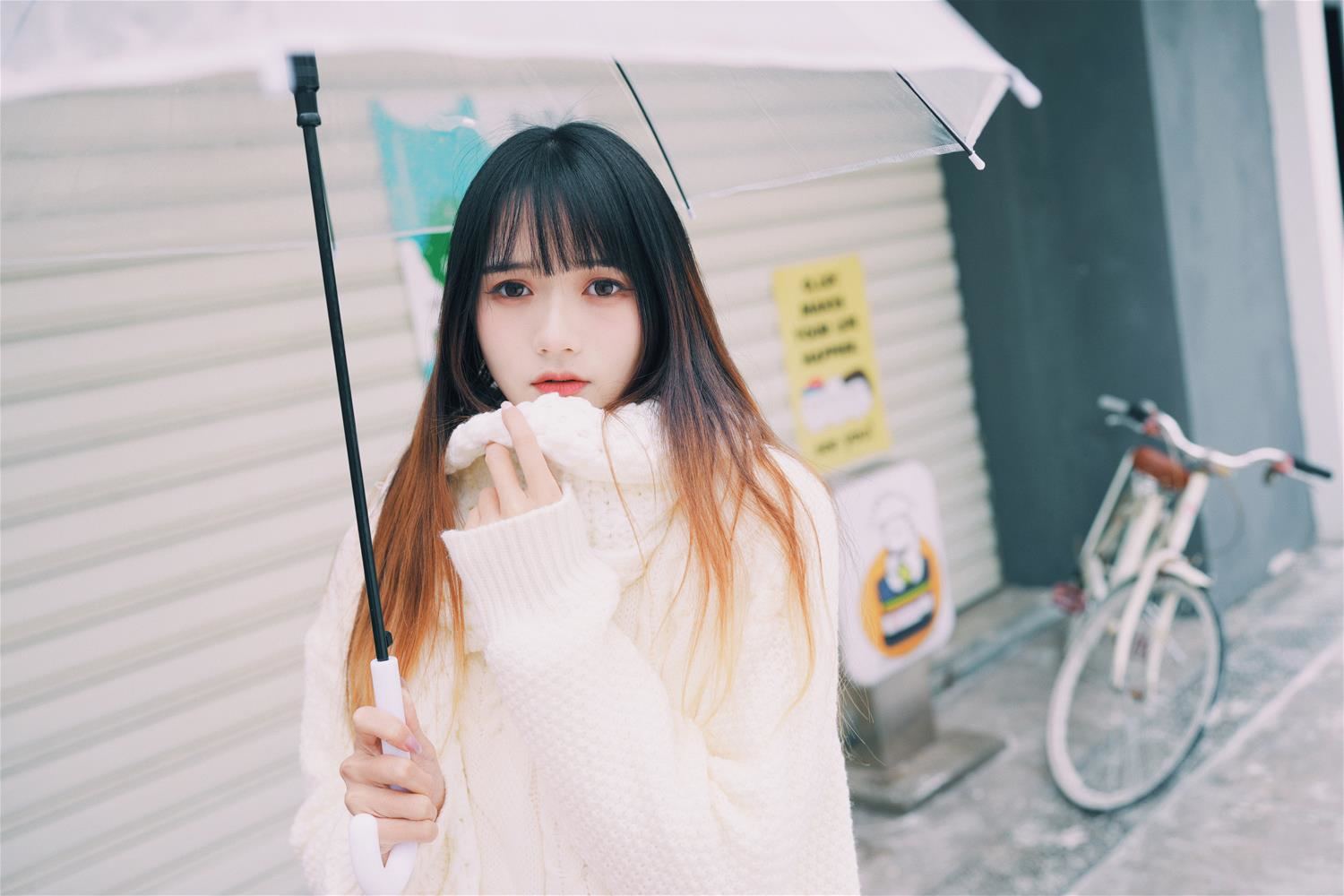 兔子zzz 草原小卓玛在雪中等待 [34P-126MB]