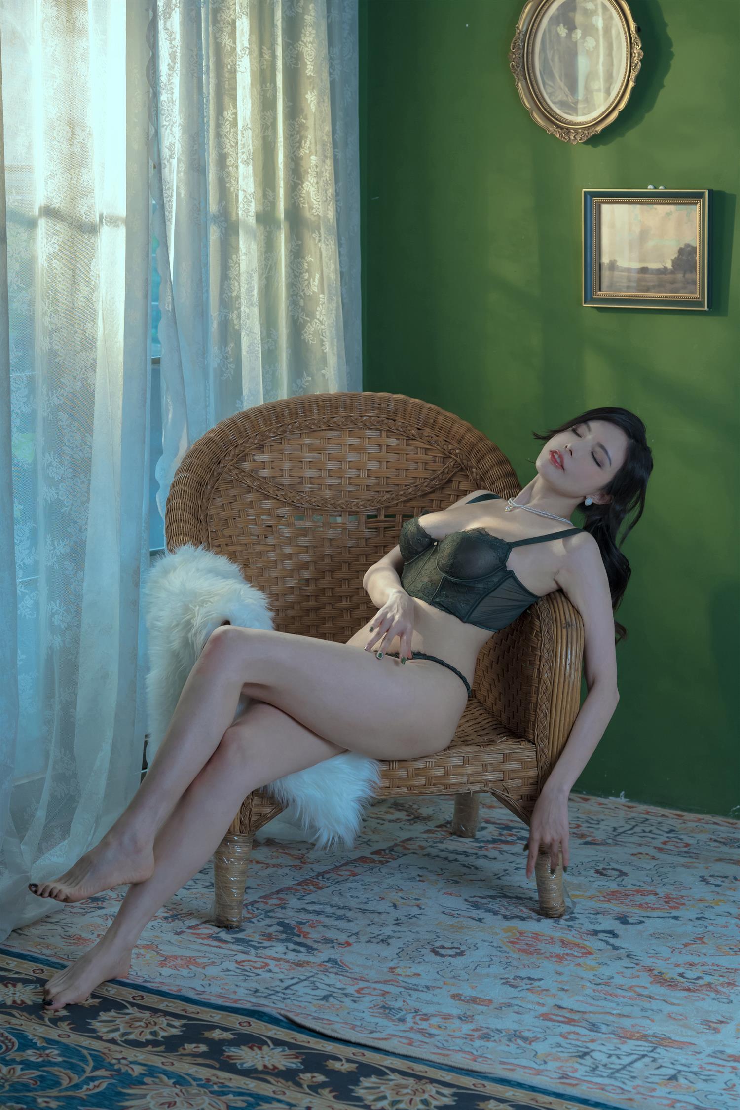 秋和柯基 绿墙 [25P-282MB]