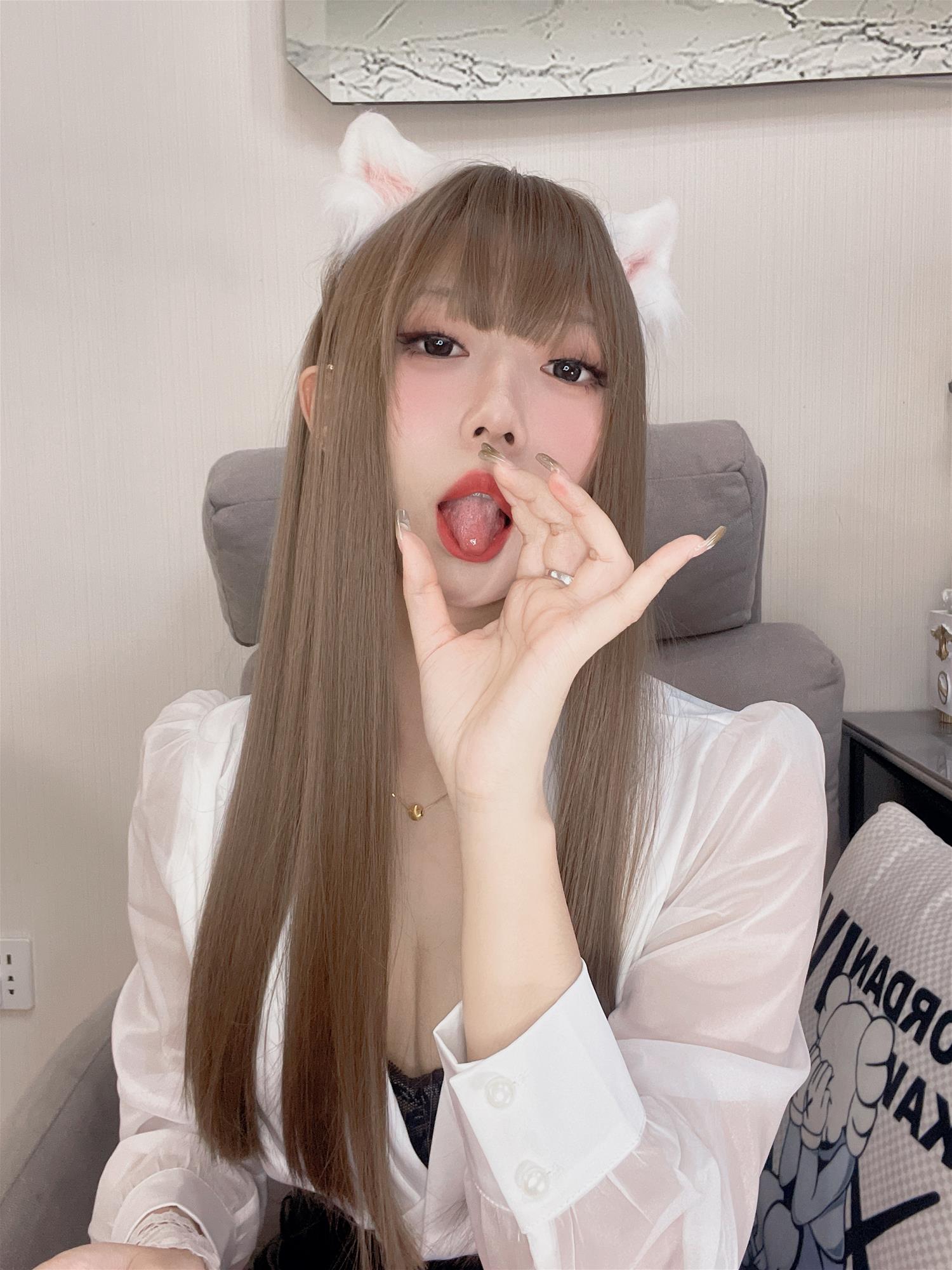 Money冷冷 OL妖精的尾巴 [73P2V-1.46GB]