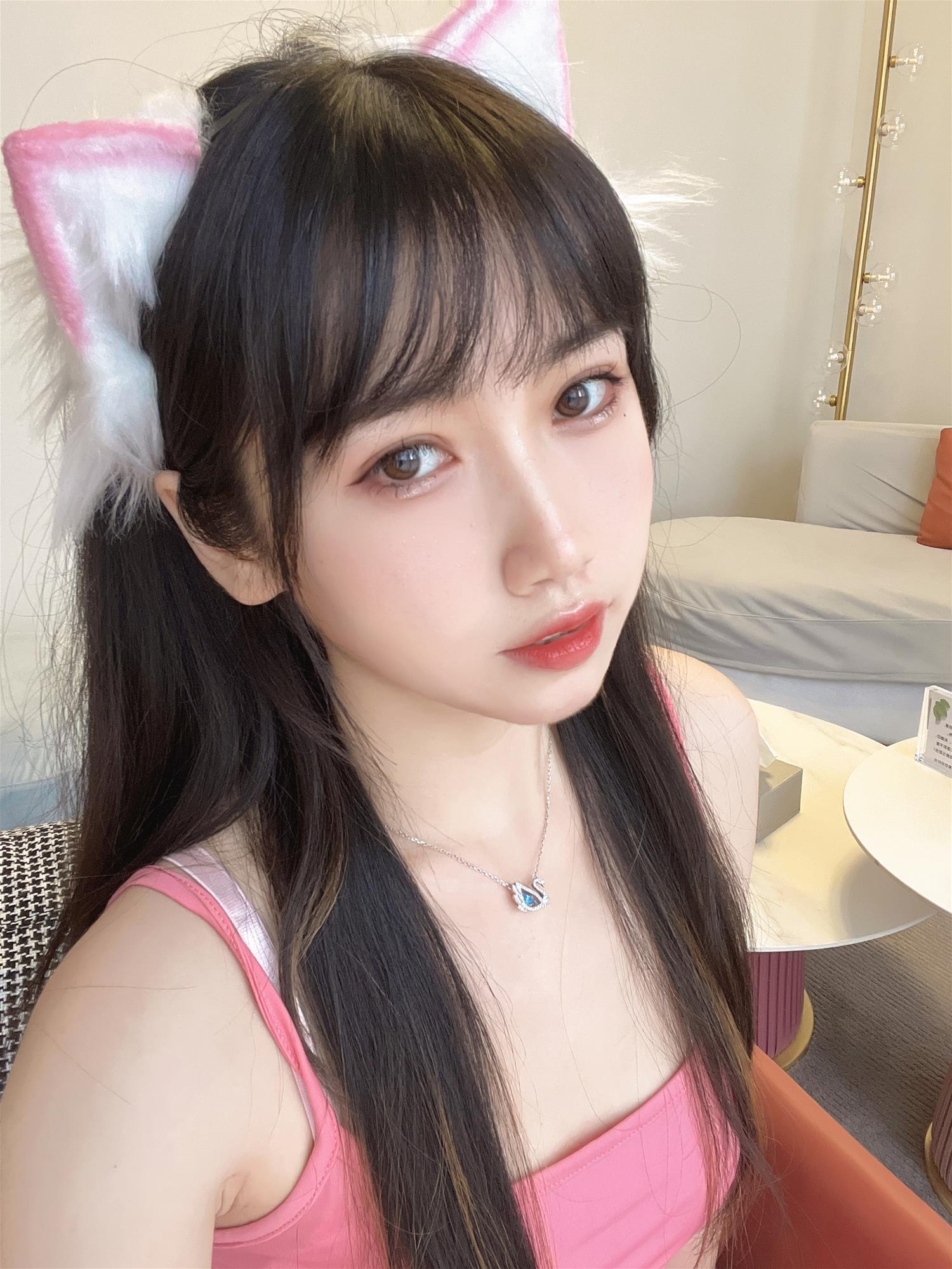 不呆猫 浴室粉色激凸人妻 [39P1V-420MB]