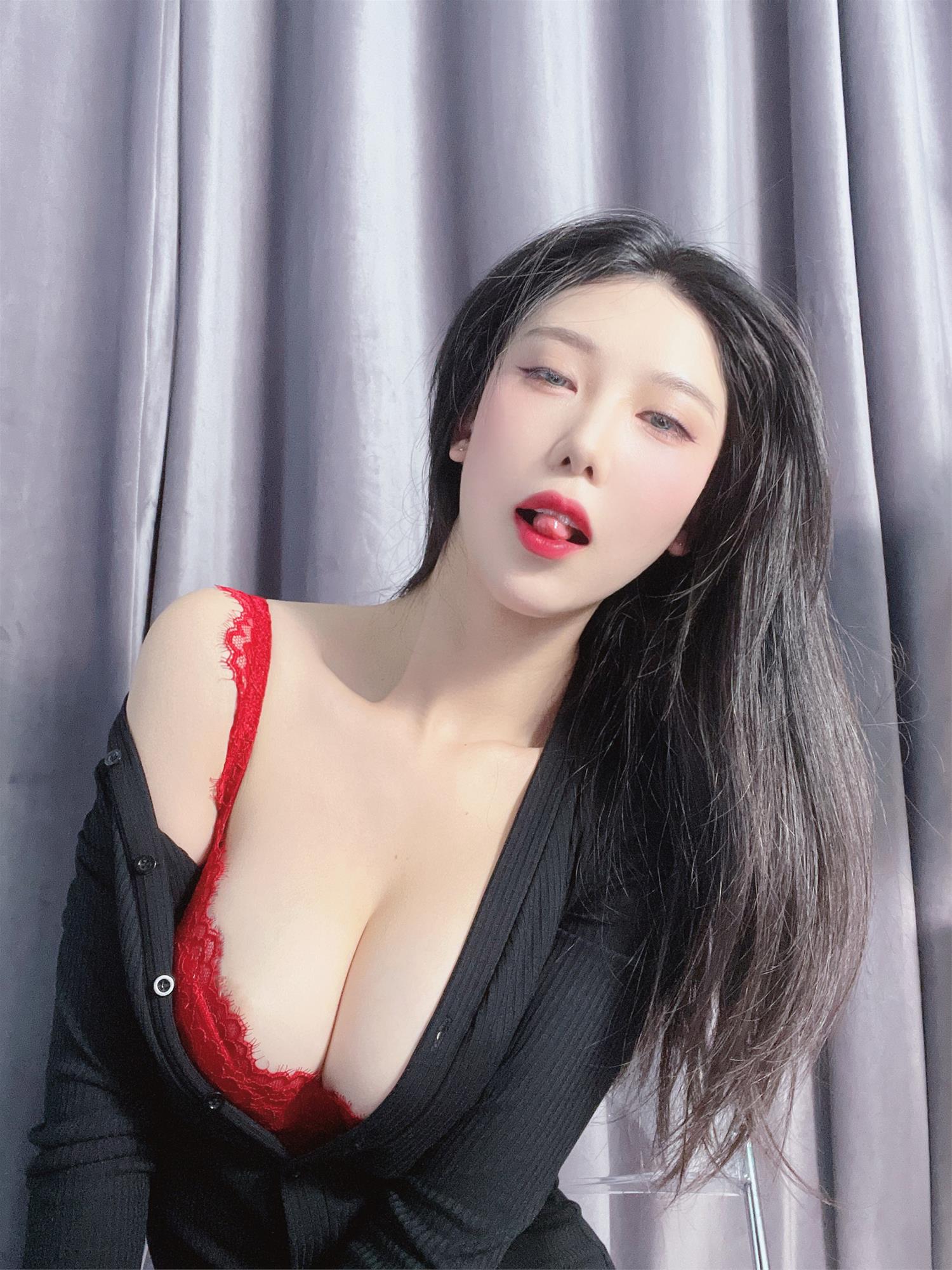 抖娘-利世 2月微密圈福利 [82P6V-518MB]