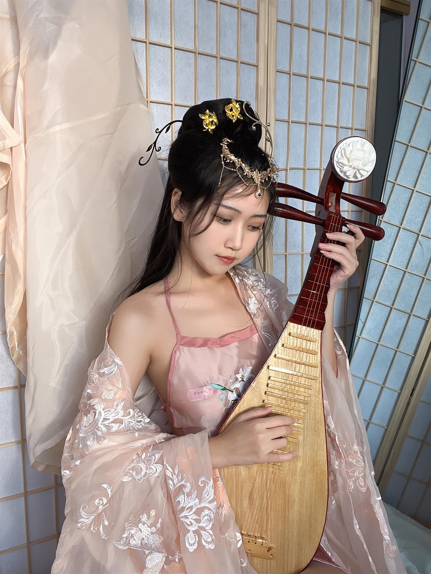 不呆猫 古风 [56P1V-1.39GB]