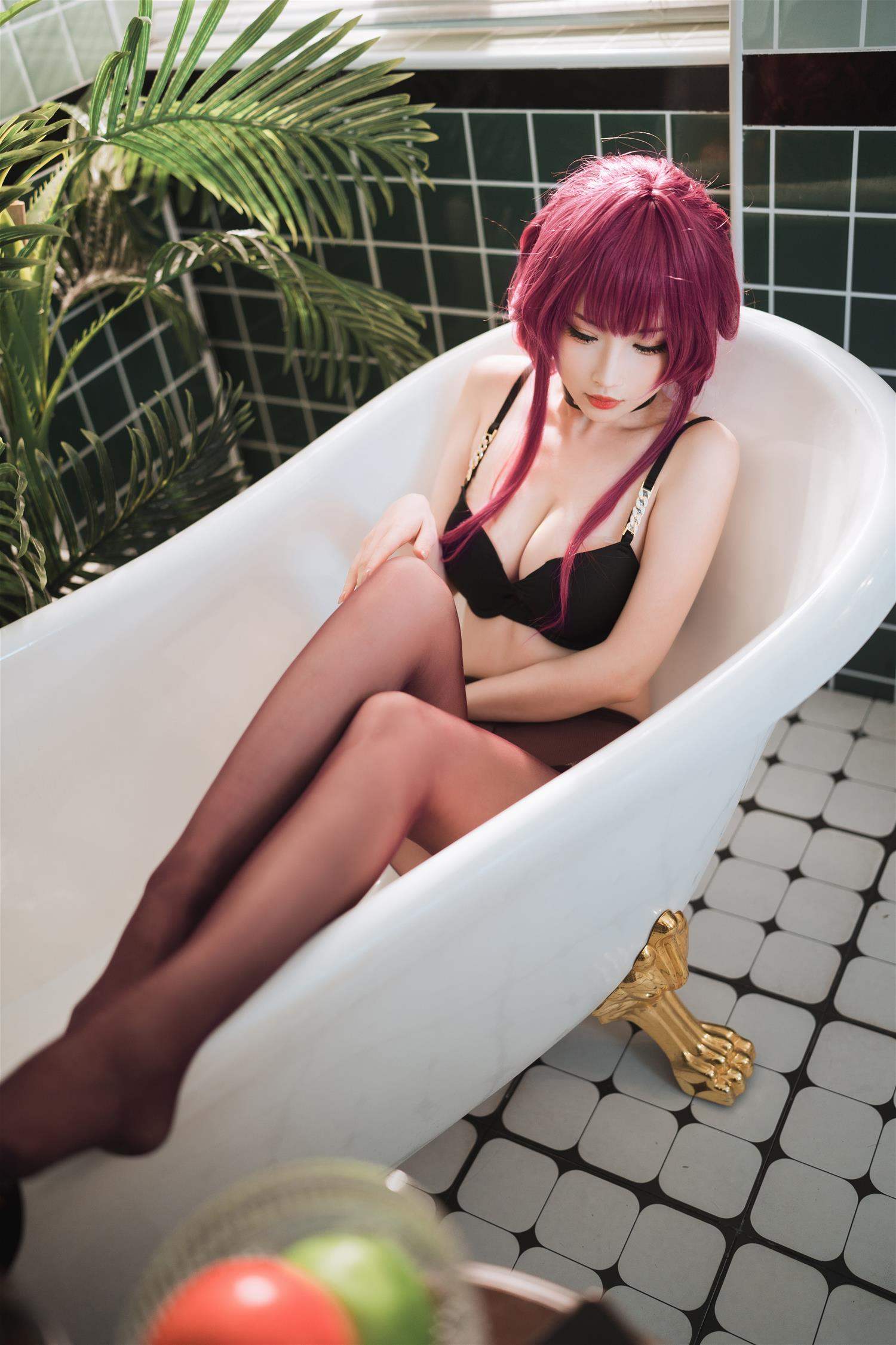 rioko凉凉子 卡芙卡妈咪特典版 [65P20V-1.40GB]