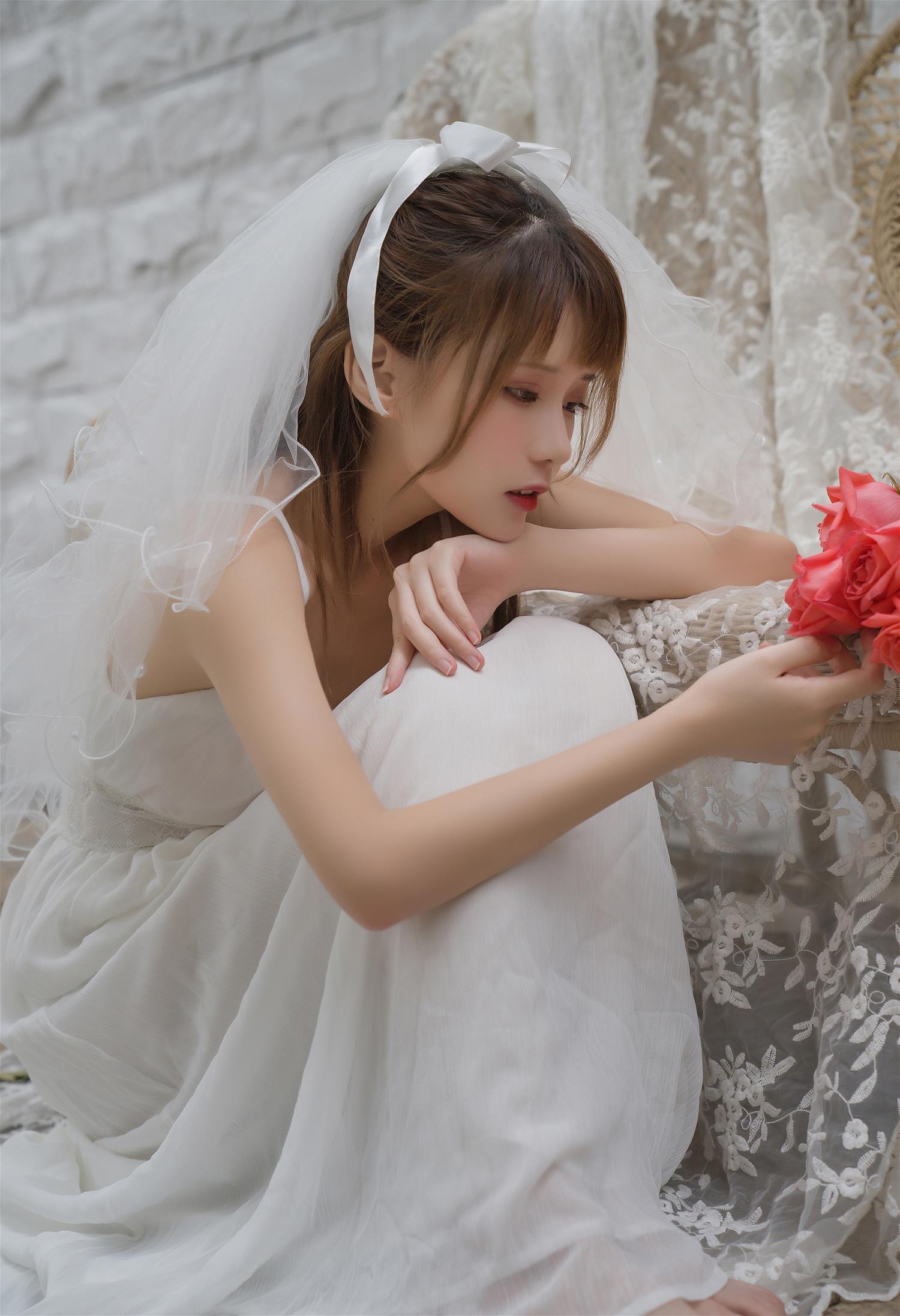 凛子酱 婚纱 [9P-83MB]