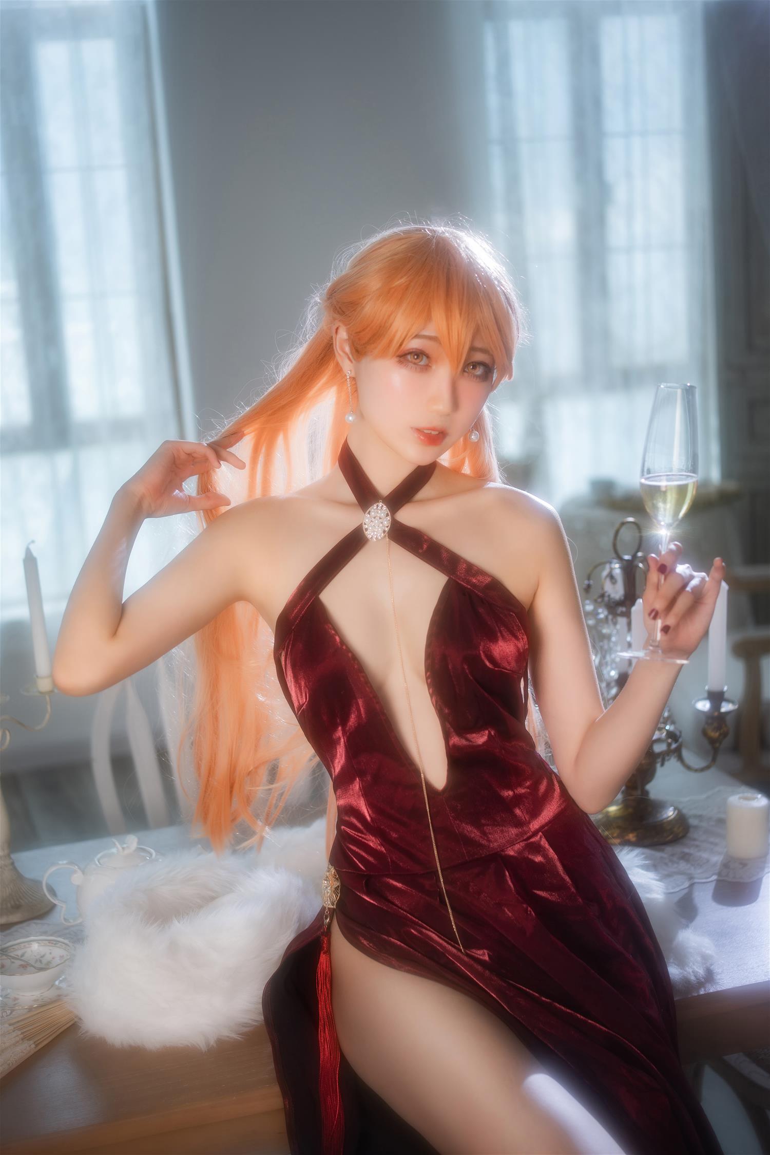 周叽是可爱兔兔 晚宴的统治者 [32P-488MB]