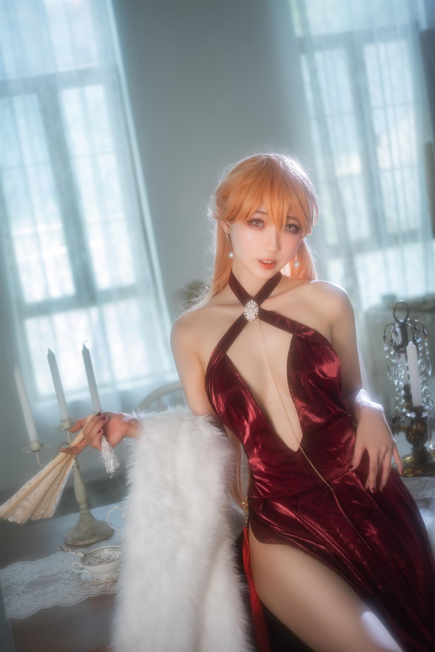 周叽是可爱兔兔 晚宴的统治者 [32P-488MB]