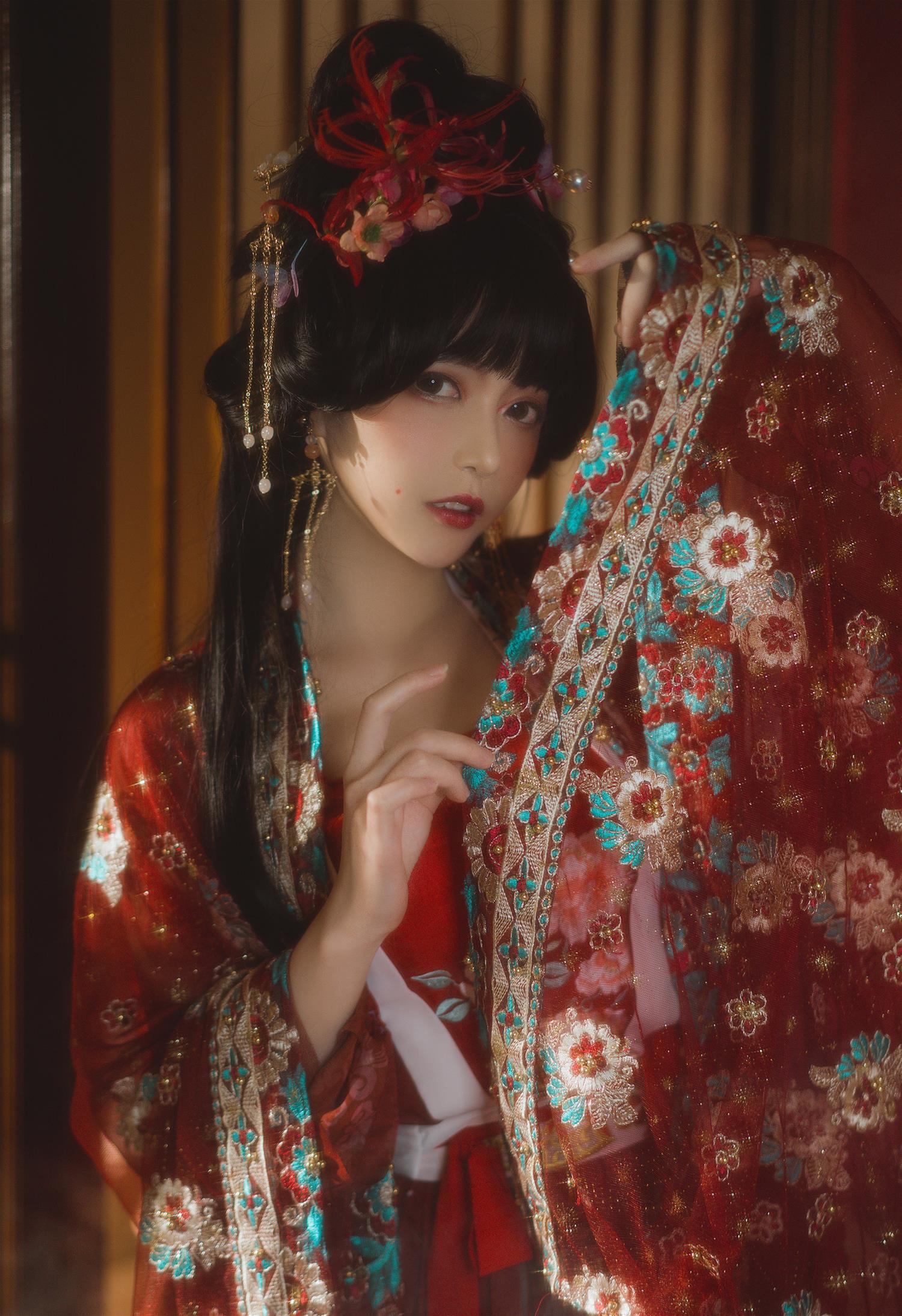 凛子酱 抚绸衣庄 [26P-79MB]