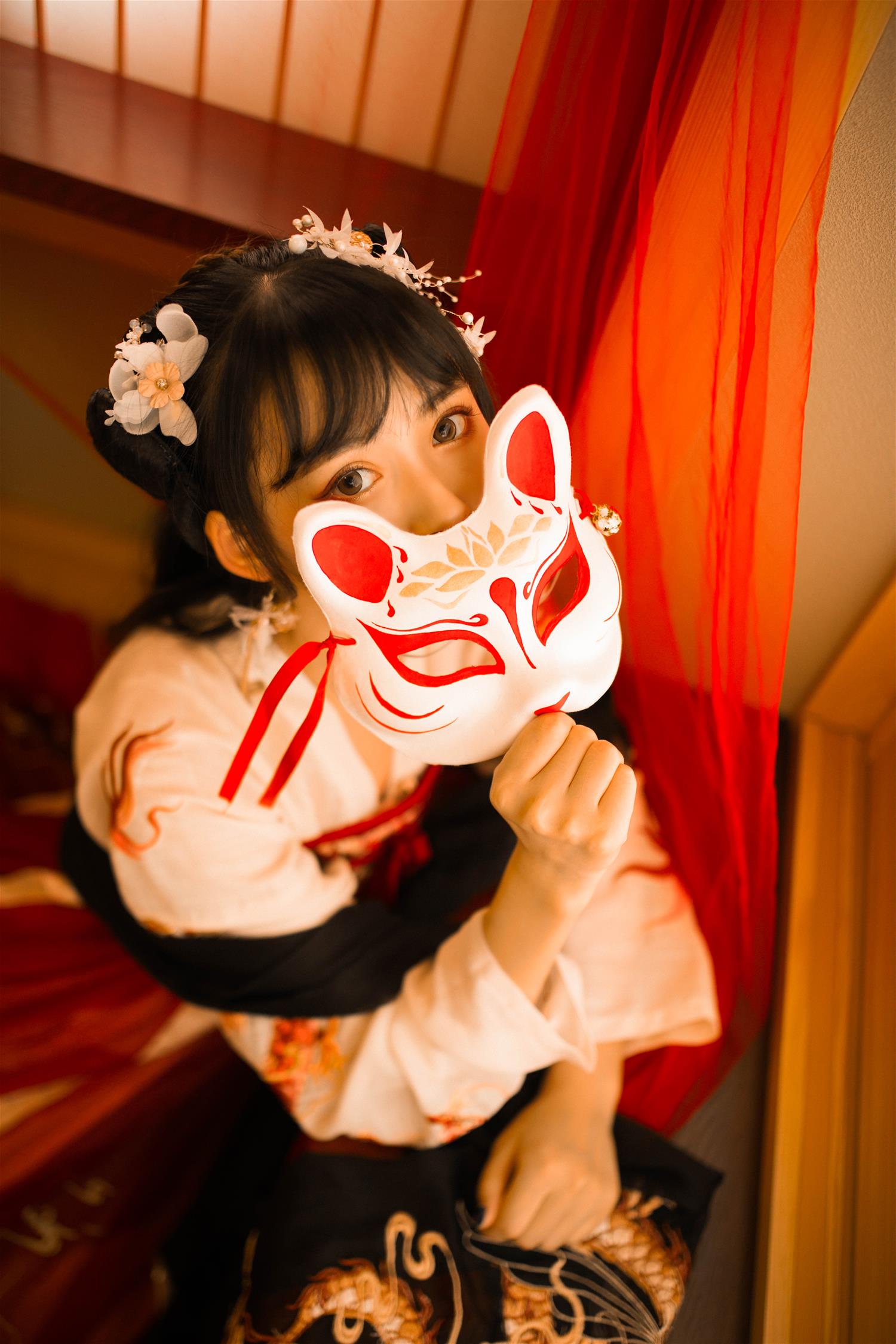 虫皿虫皿 龙母汉服 [16P-60MB]