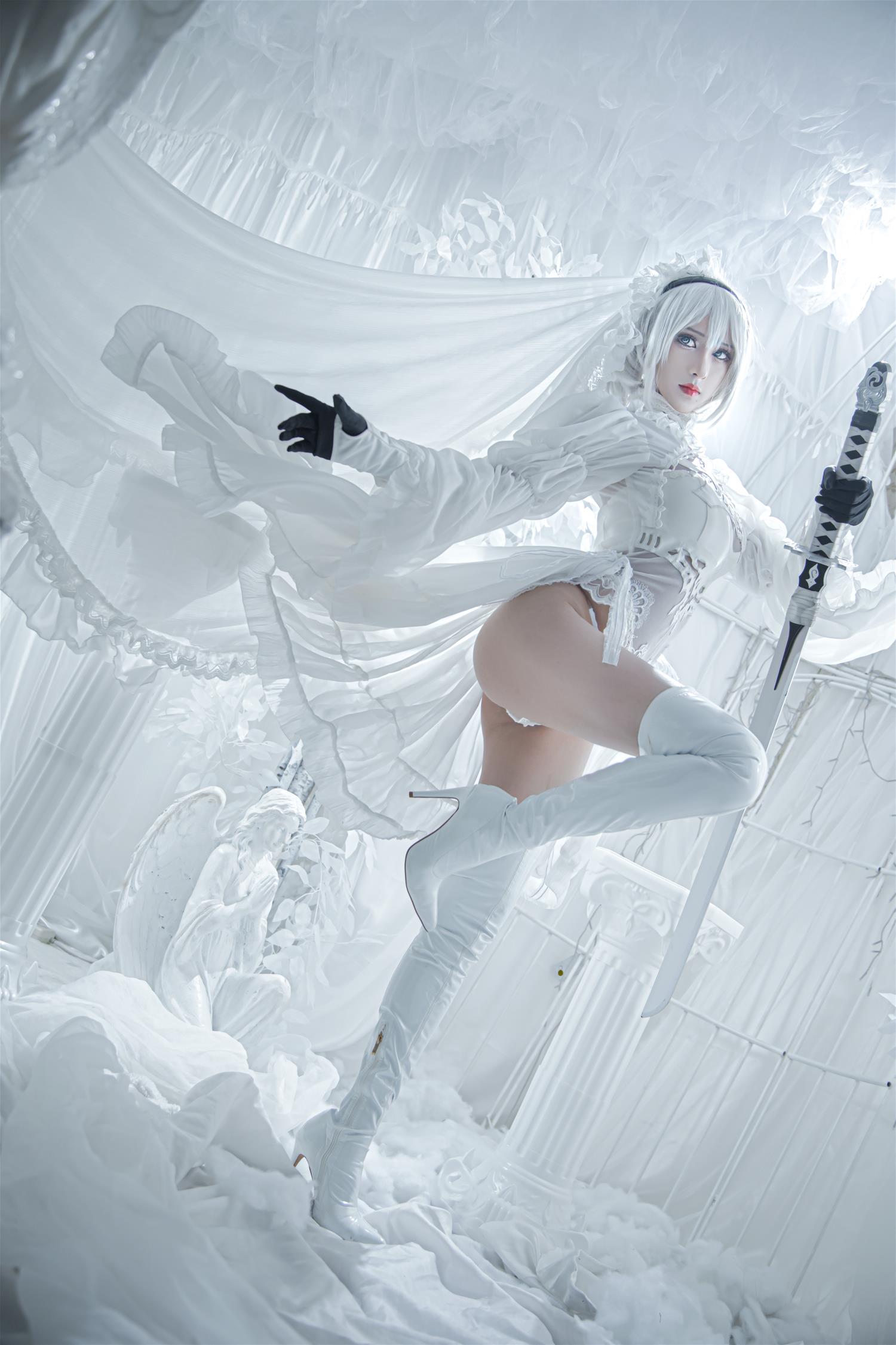 奶狮不咬人 白2b [16P-183MB]