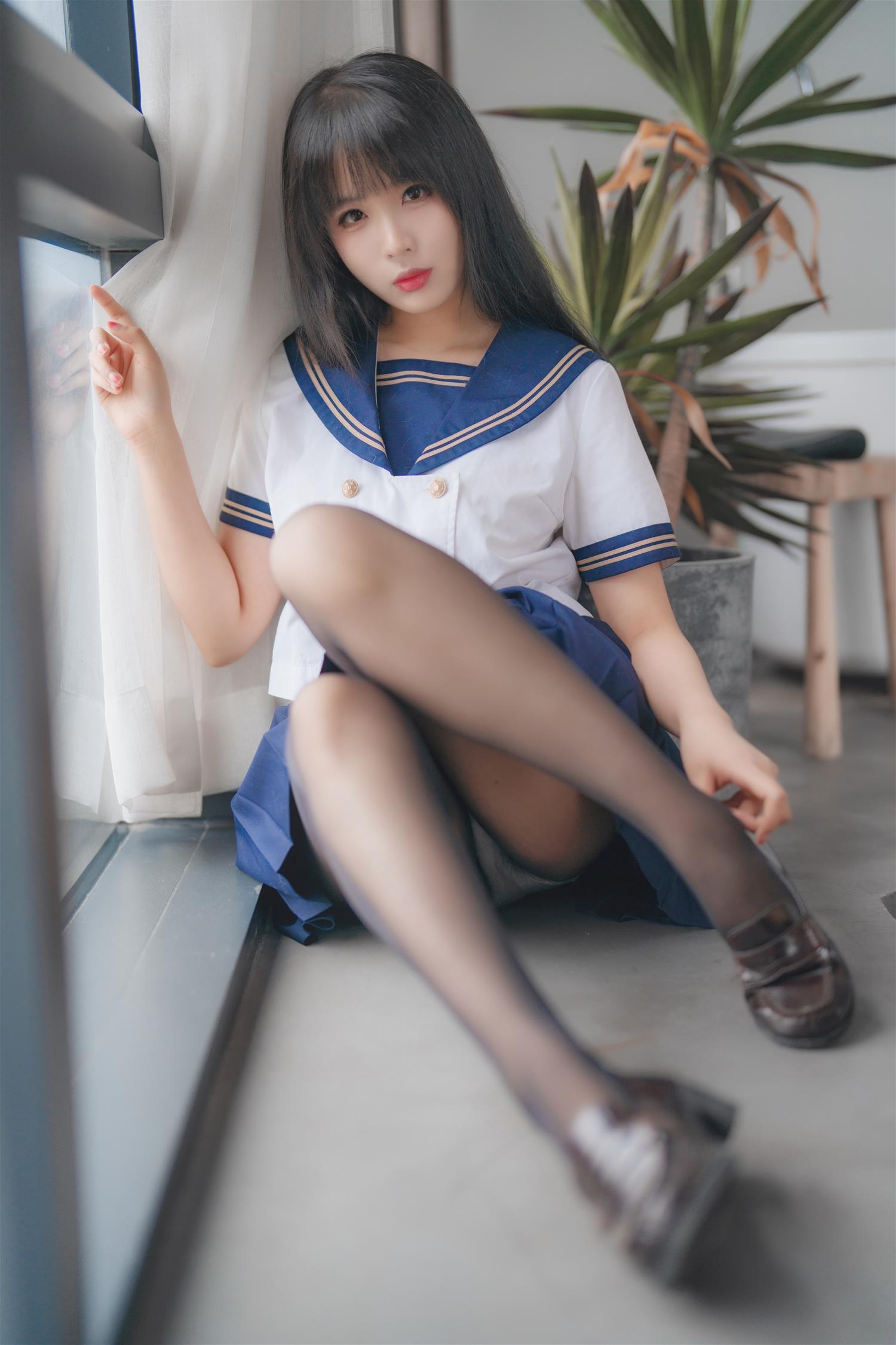 轩萧学姐 5月舰长 黑丝jk [32P-112MB]