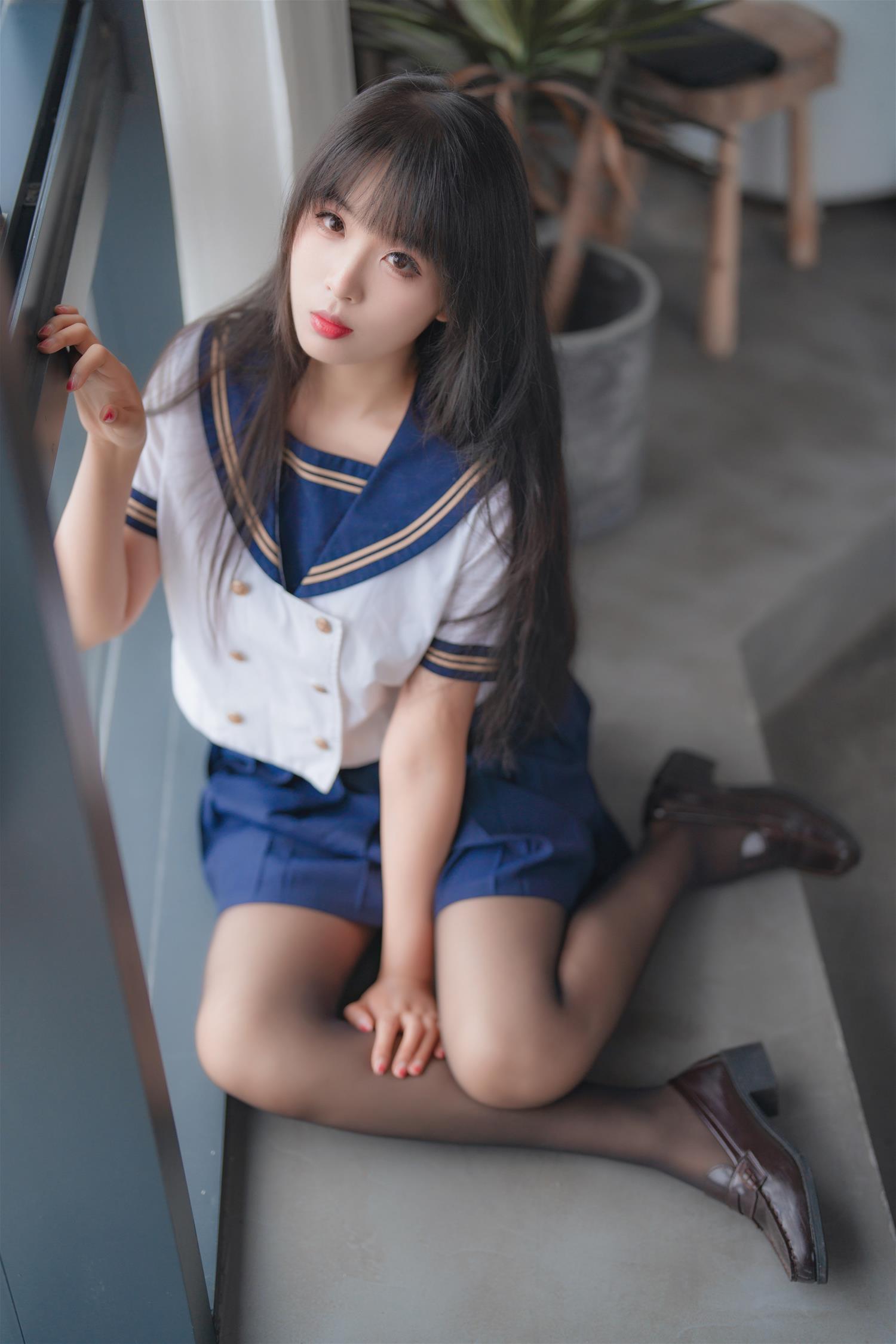 轩萧学姐 5月舰长 黑丝jk [32P-112MB]