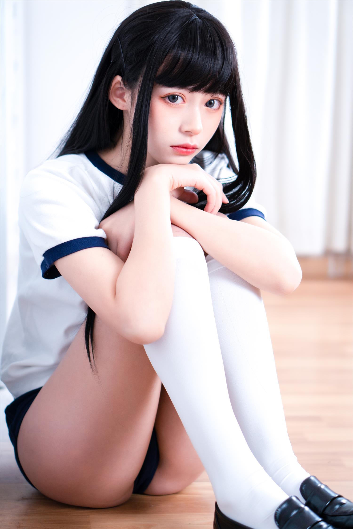 虫皿虫皿 体操服学妹 [10P-42MB]