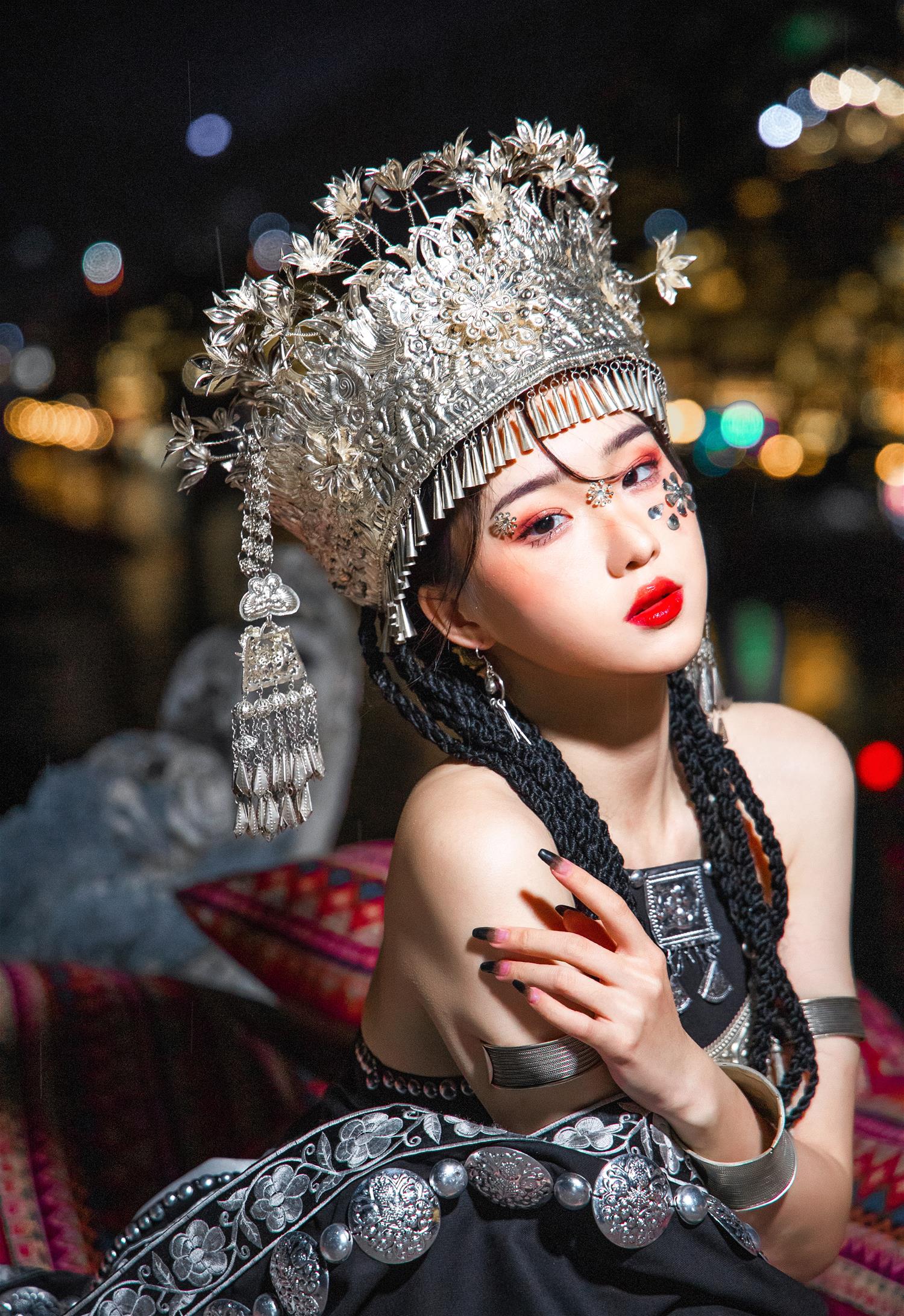 瓦斯塔亚小龙虾 苗疆女子 [18P-332MB]