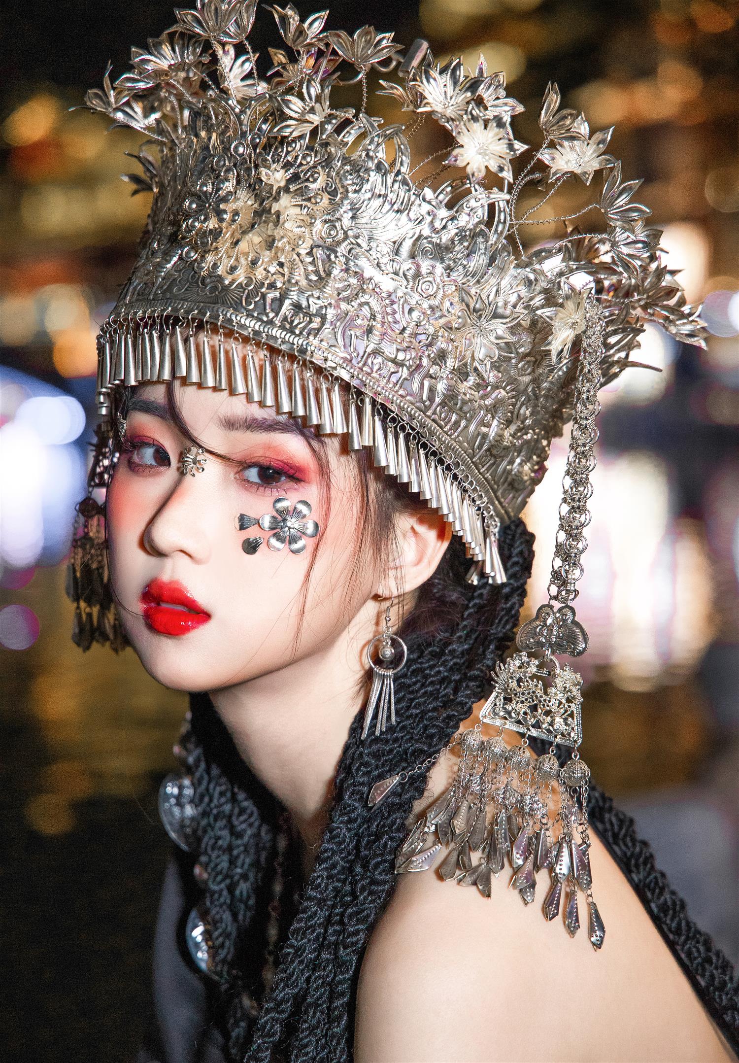 瓦斯塔亚小龙虾 苗疆女子 [18P-332MB]