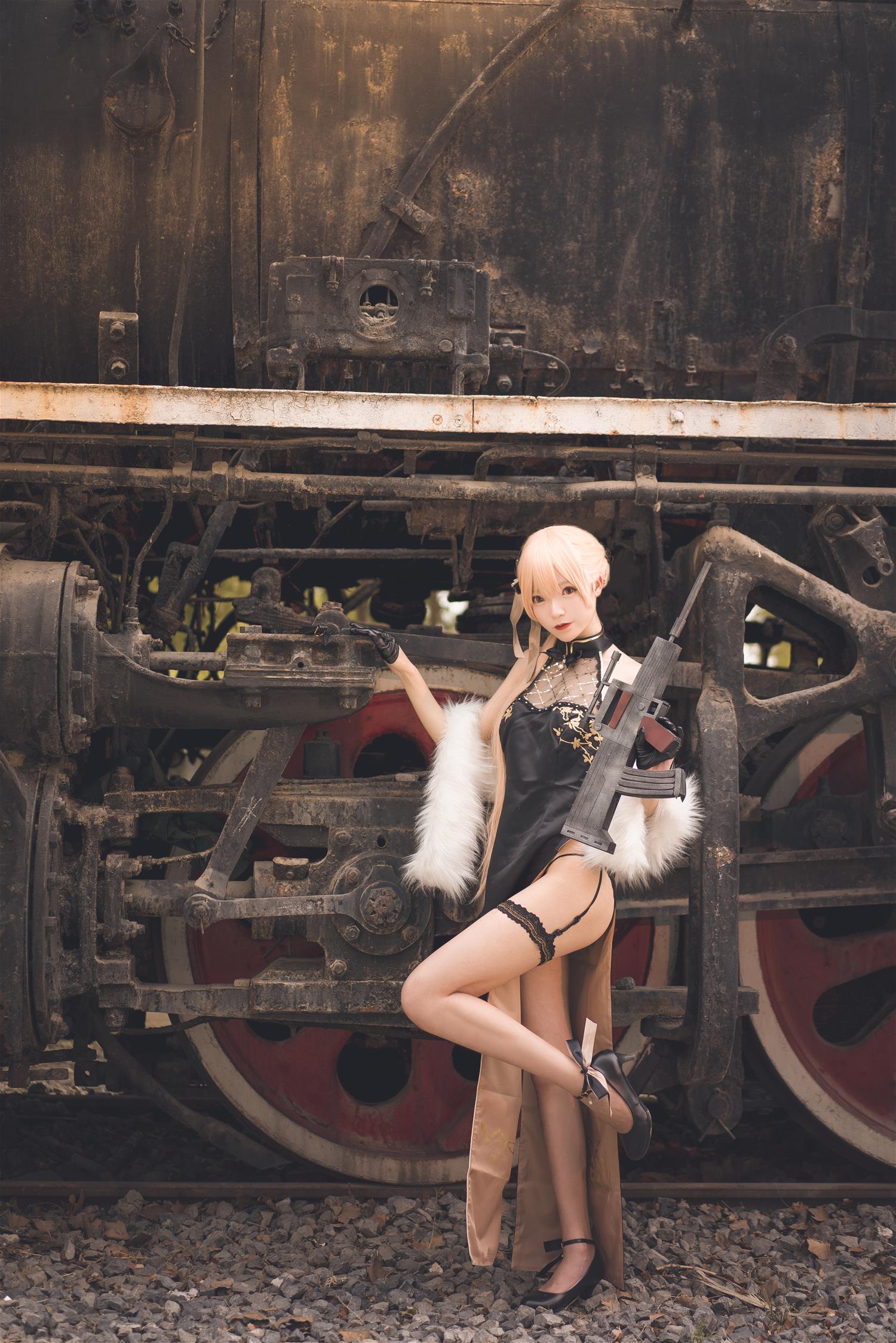 然理理 闪电 紫雨心 [30P-676MB]