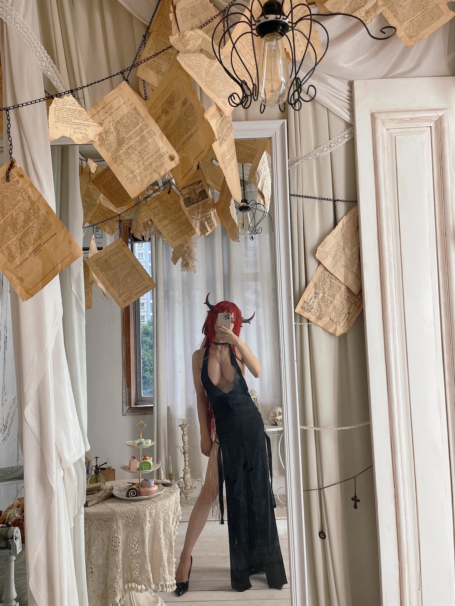 桜满三时 史尔特尔同人礼服自拍 [37P-138MB]