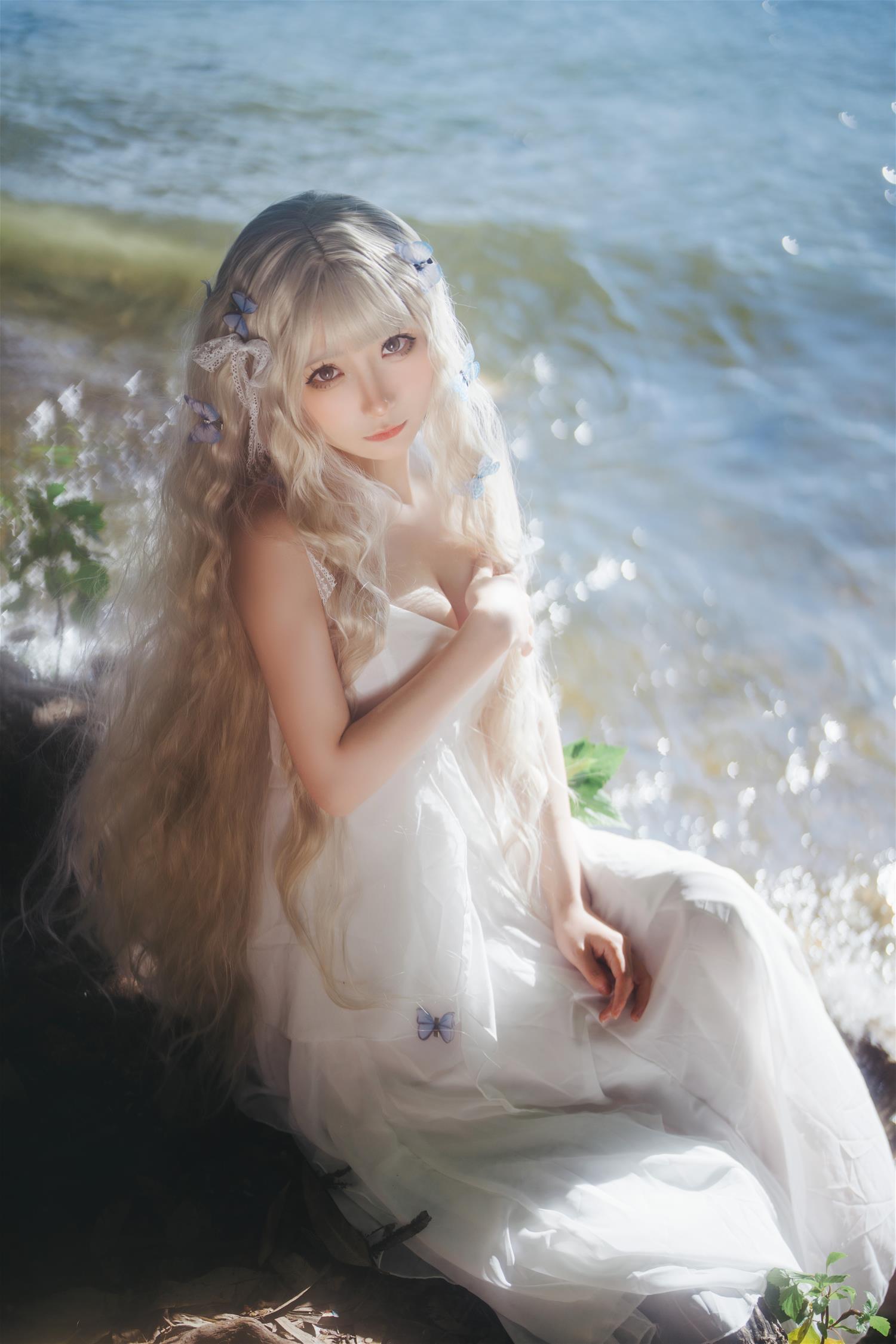 是三不是世 湖边白裙 [15P-232MB]