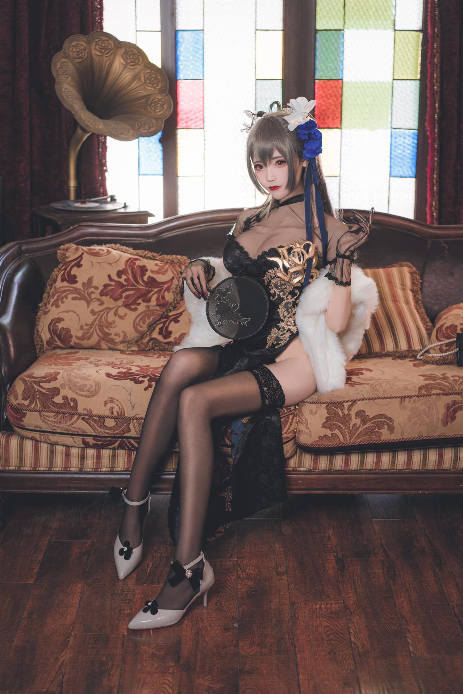 然理理 路易九世旗袍 [33P-926MB]