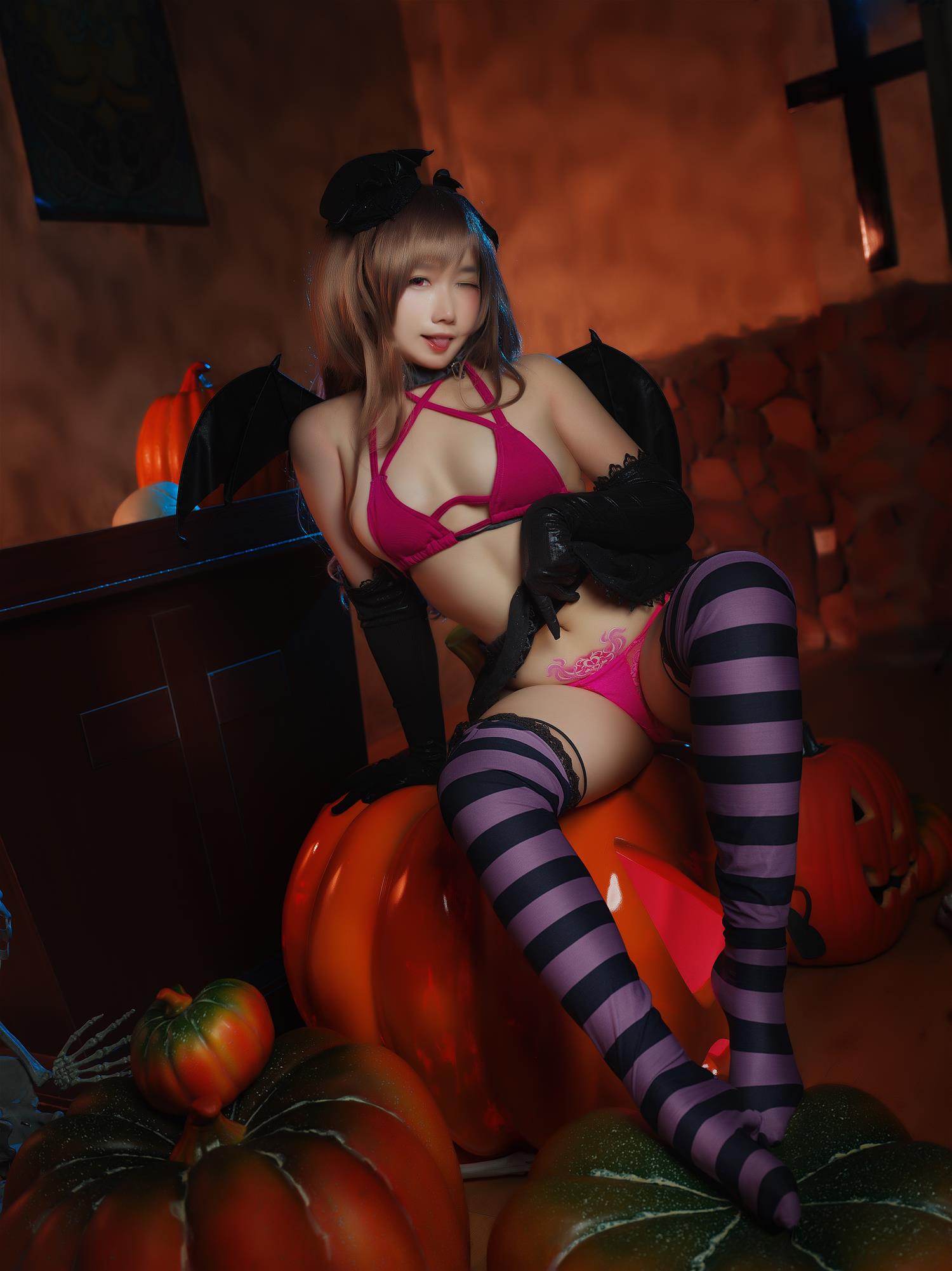 麻花麻花酱 小恶魔莉莉丝 [20P-148MB]