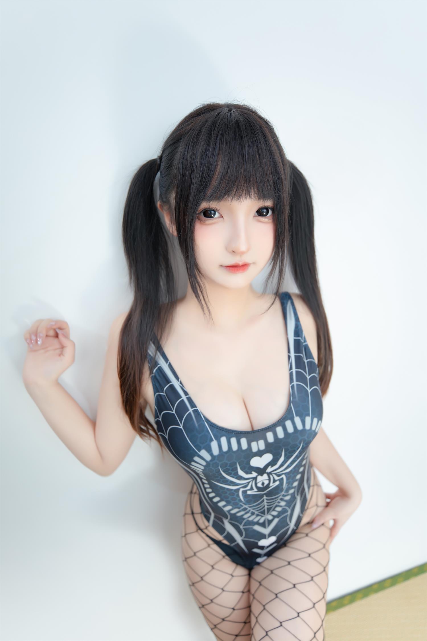 神楽坂真冬 VOL.127 蜘蛛女孩 [75P-182MB]