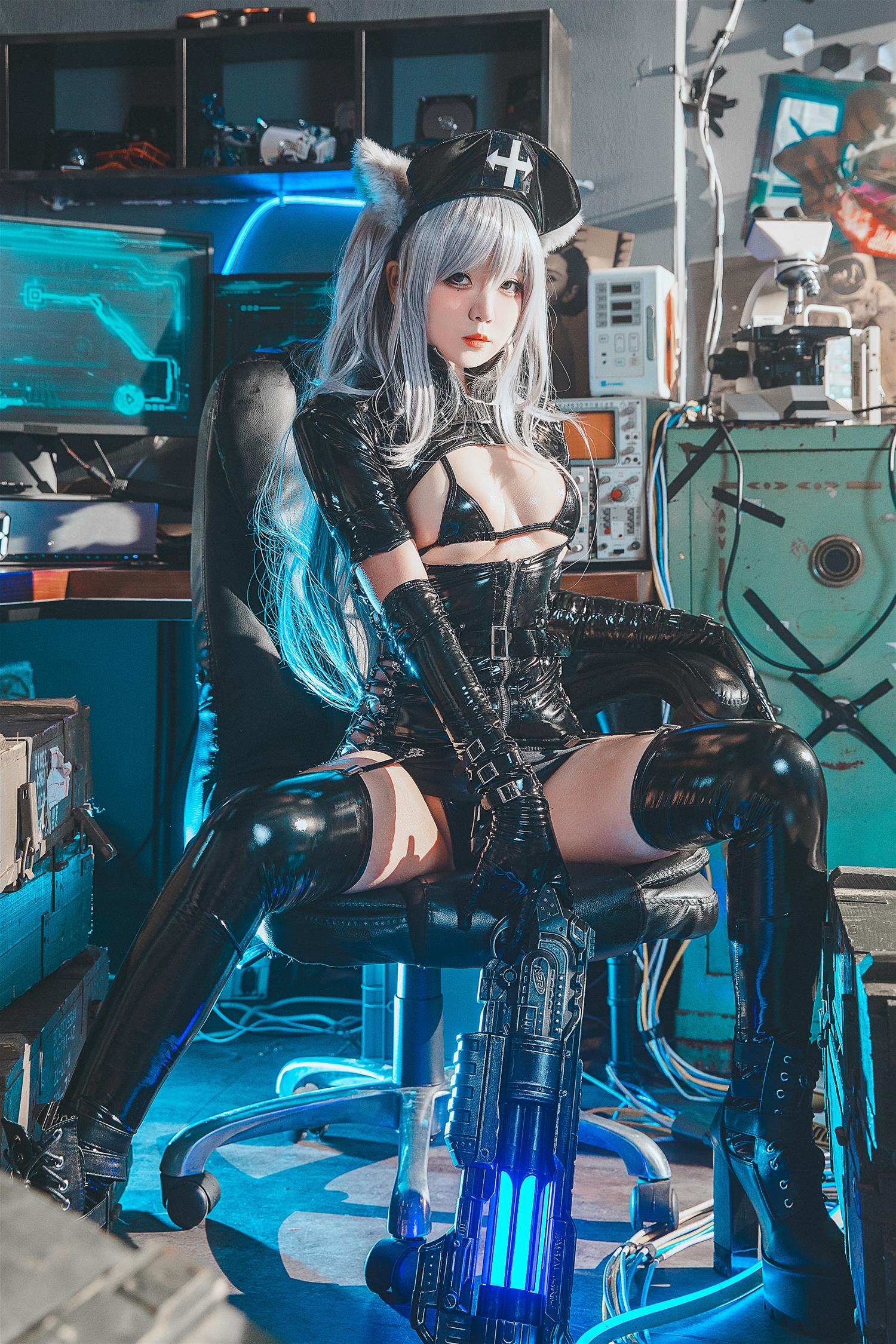 马爷-婴儿肥 暗黑护士 [18P-117MB]