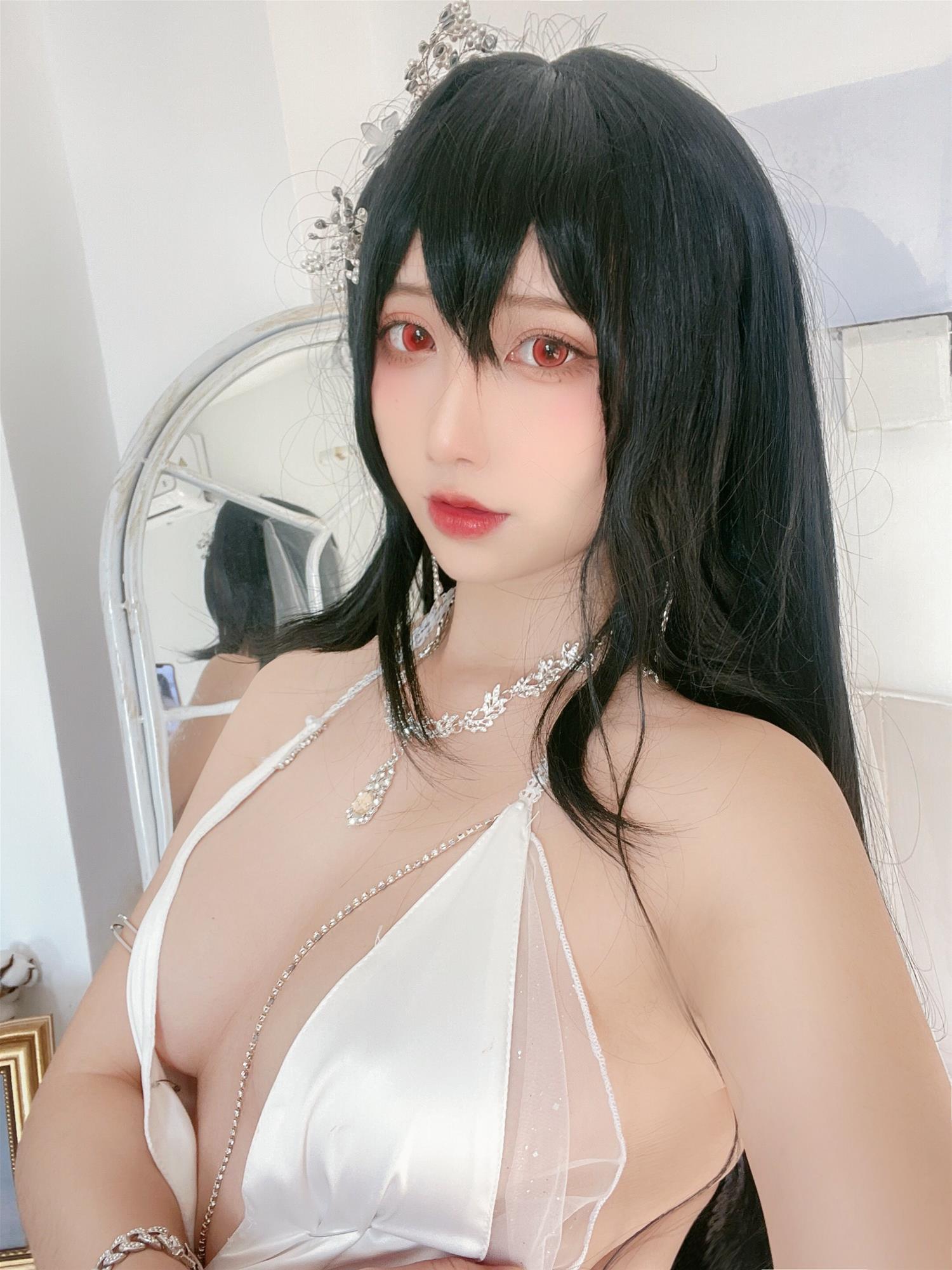 九曲Jean 大凤婚纱自拍 [46P-110MB]