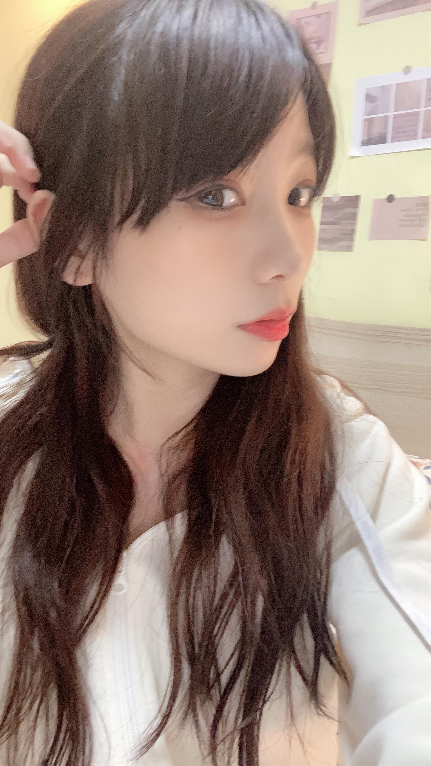 usejan（蓝蓝）白色连帽衫 [50P1V-180MB]