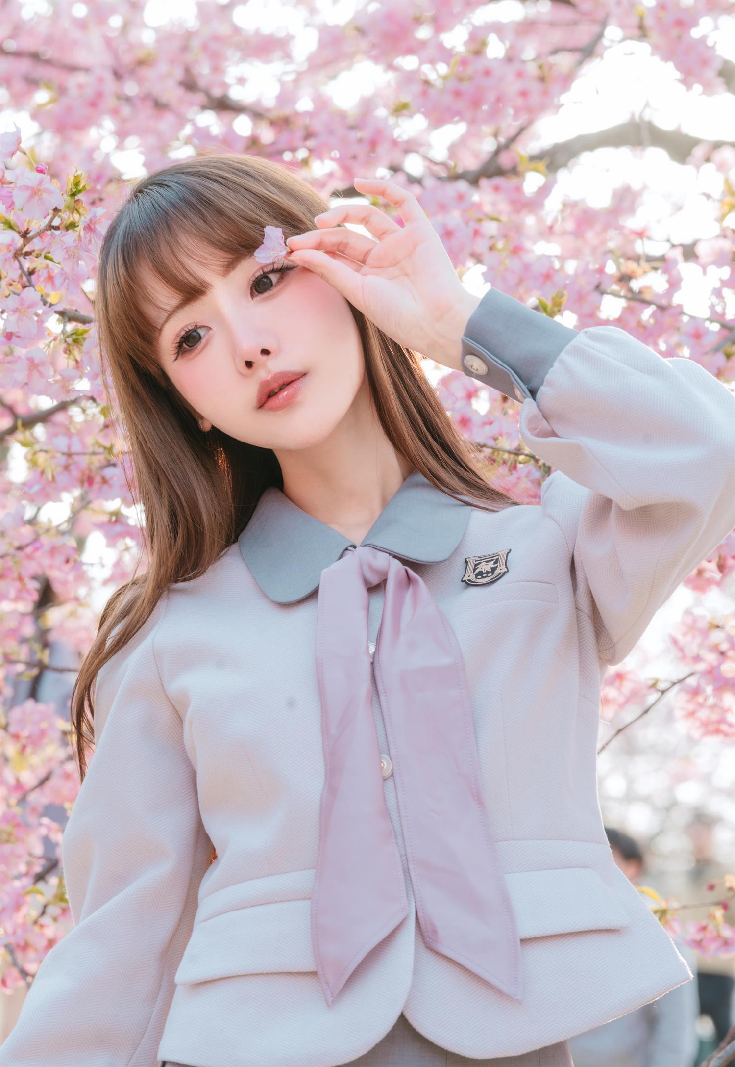 紫氯氯 樱花下的JK少女 [18P-71MB]