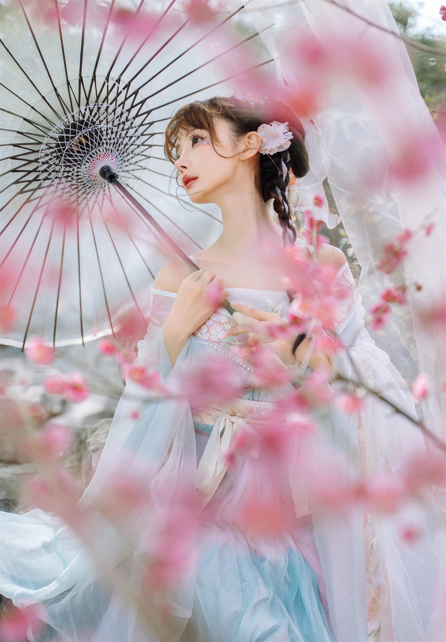 紫氯氯 二月梅花 [18P-81MB]