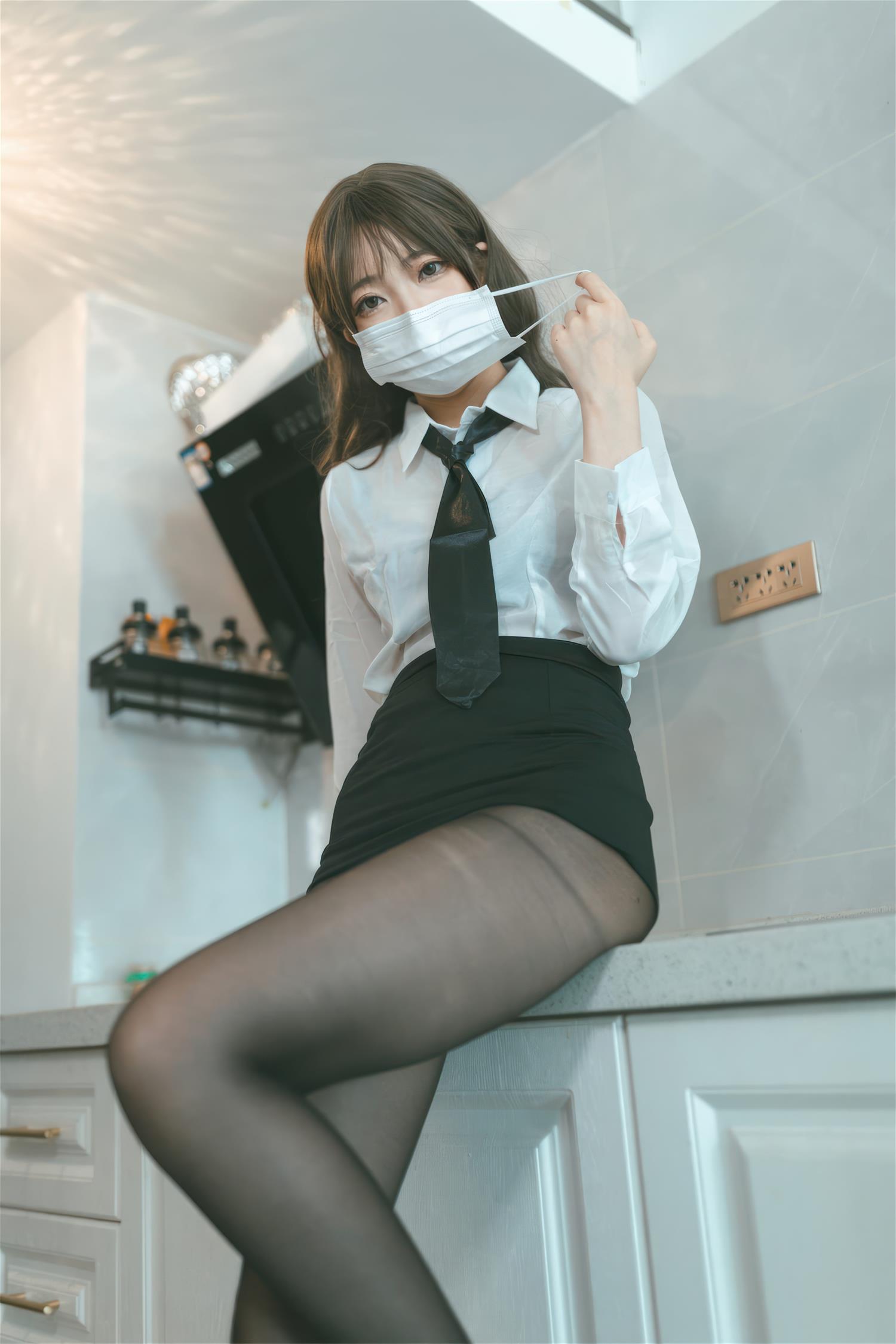 杏仁曲奇 OL额外时间 [61P-314MB]