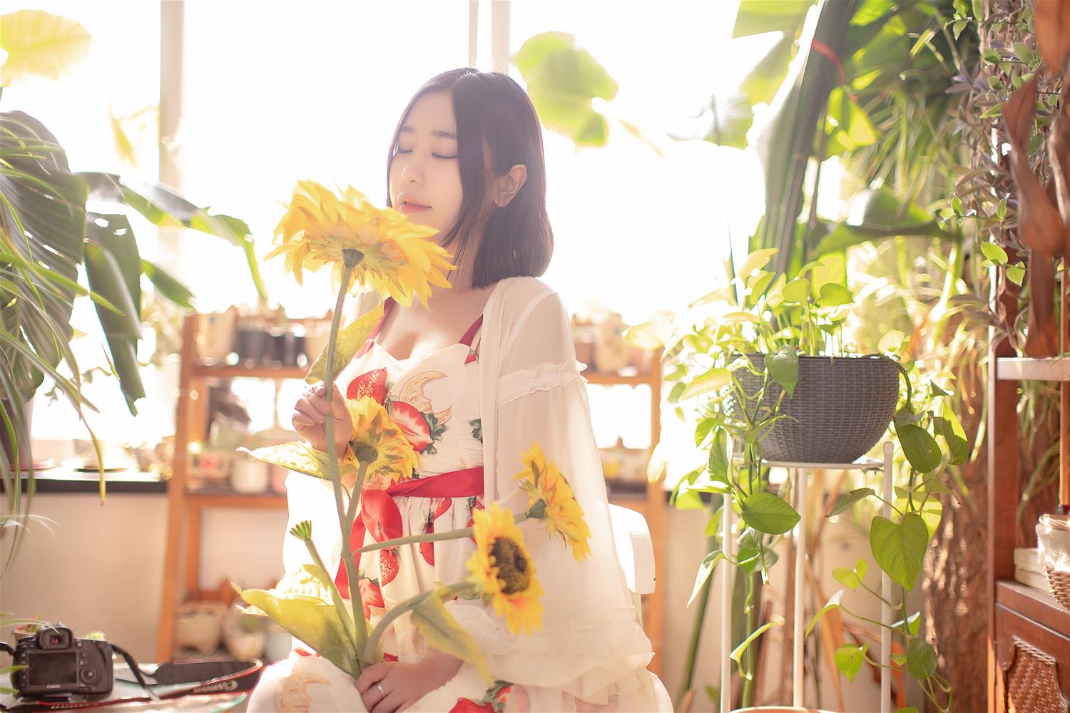 穆零Mu0 小花季少女写真 [26P-26MB]