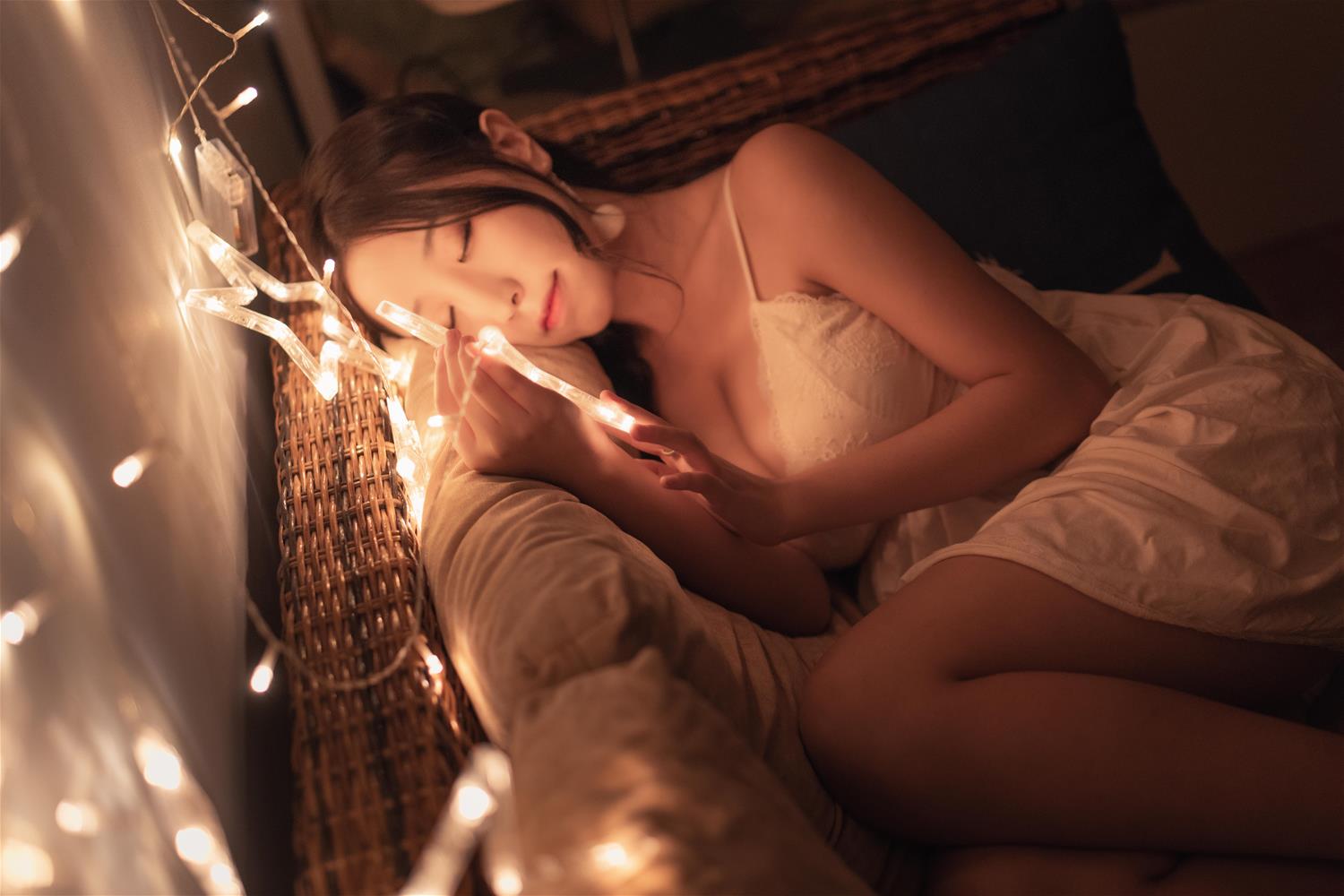 穆零Mu0 晚上睡衣 [16P-77MB]