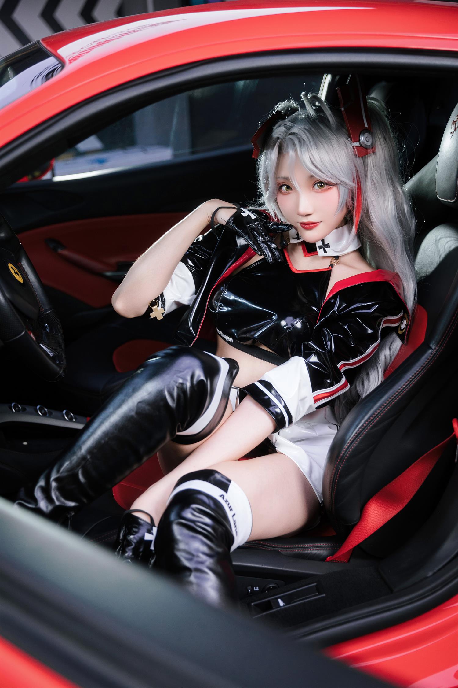 Momoko葵葵 &瓜希酱 双人欧根亲王企业赛车 [58P-276MB]