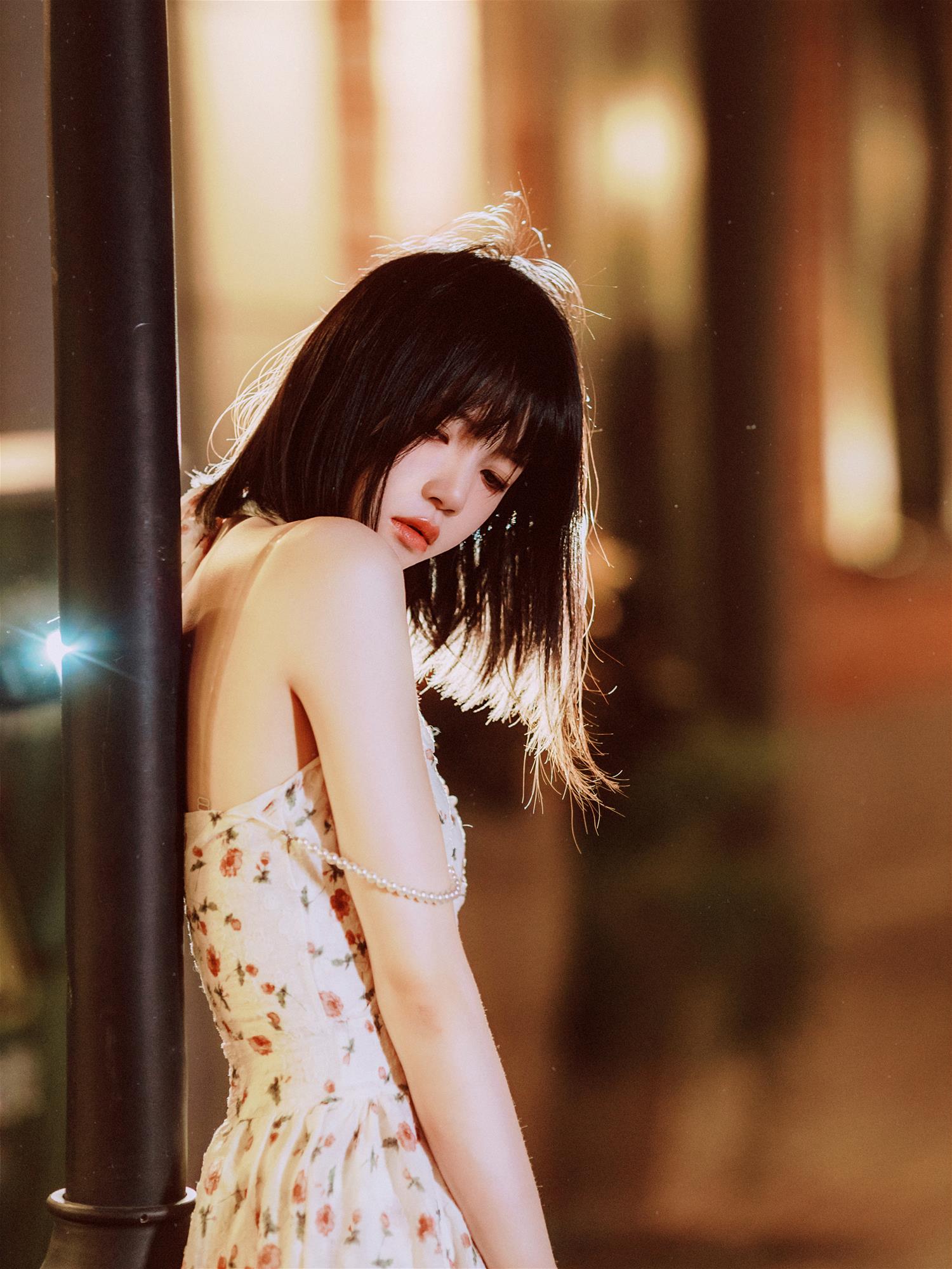 桜桃喵 晚风 [14P-216MB]