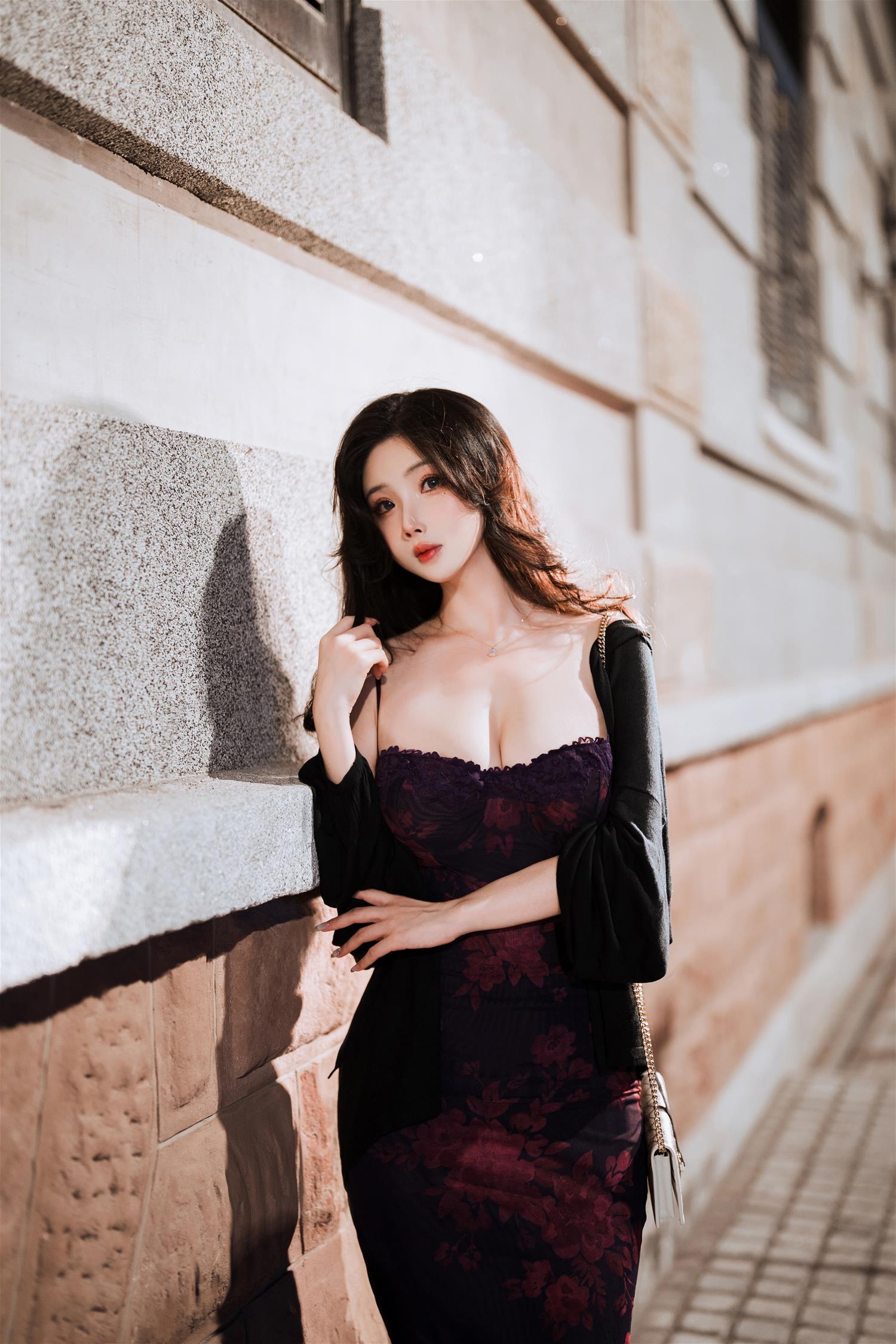 rioko凉凉子 美艳小妈 [60P10V-1.12GB]