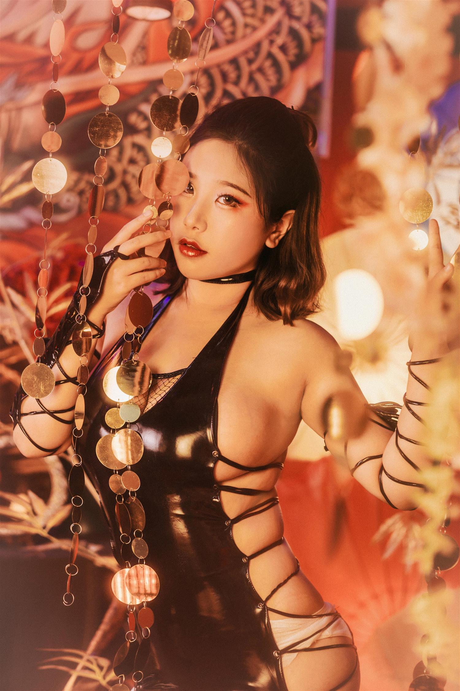 穆零Mu0 黑漆皮 [19P-42MB]