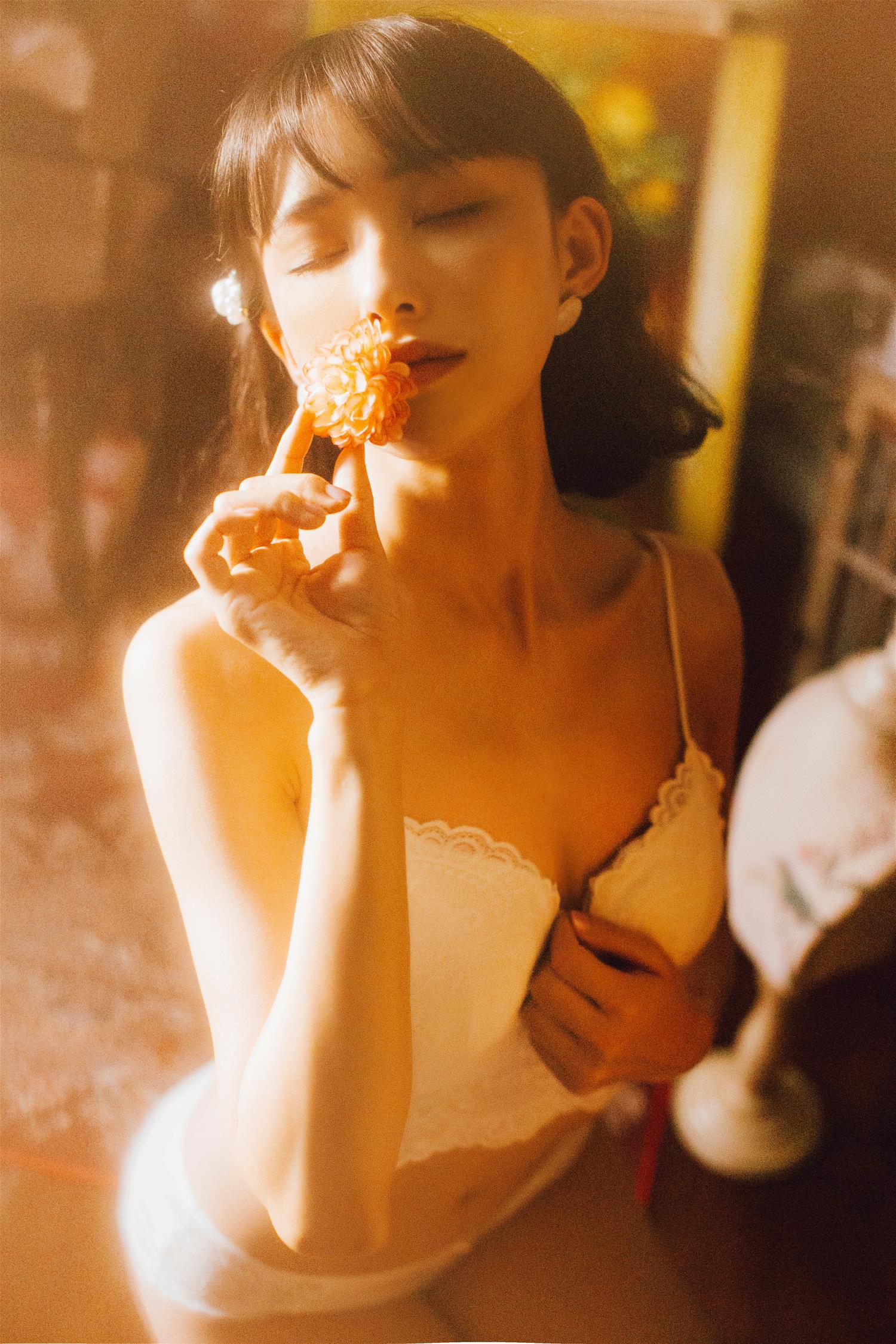 AAAyu阿玉 light and shadow [15P-83MB]