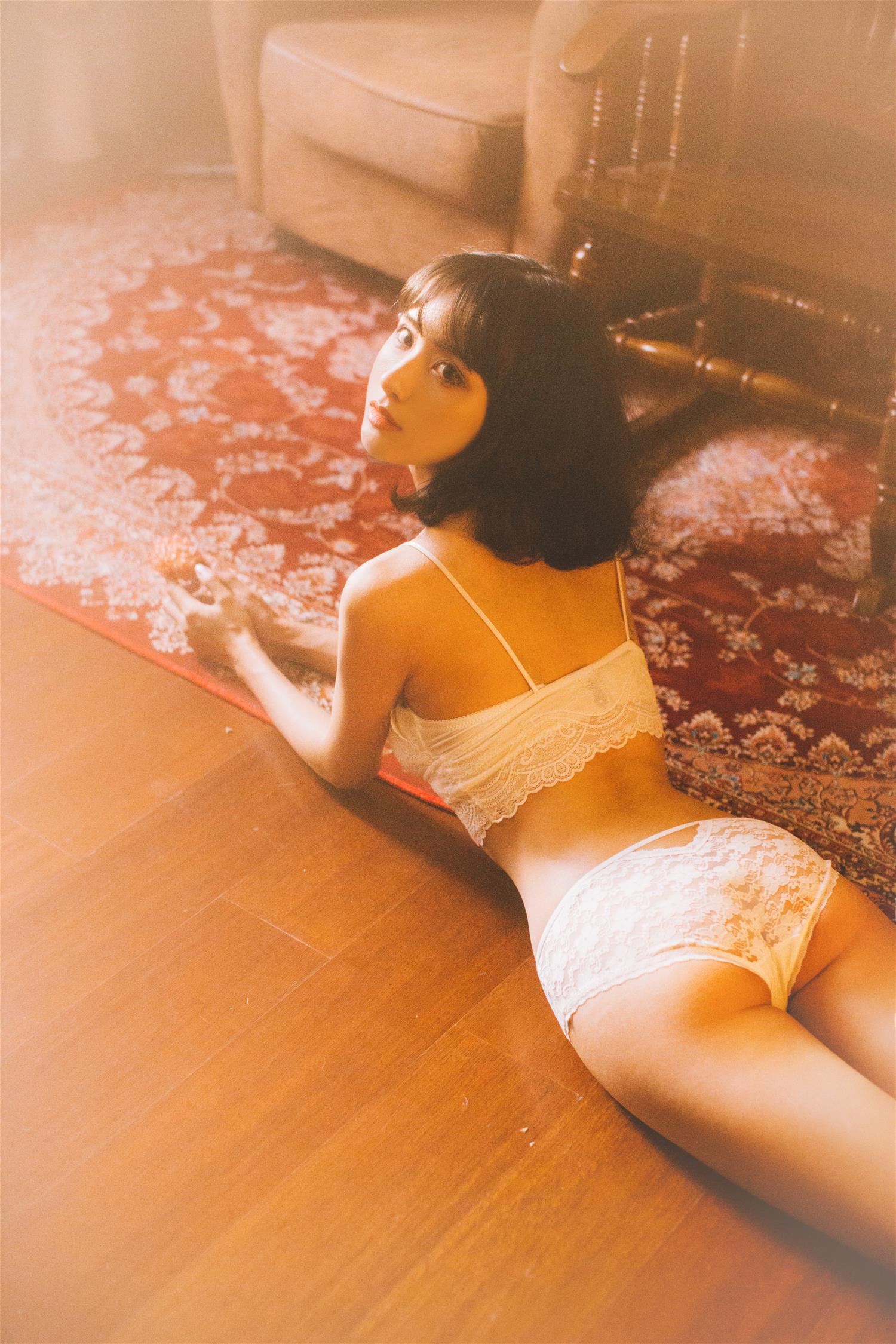 AAAyu阿玉 light and shadow [15P-83MB]