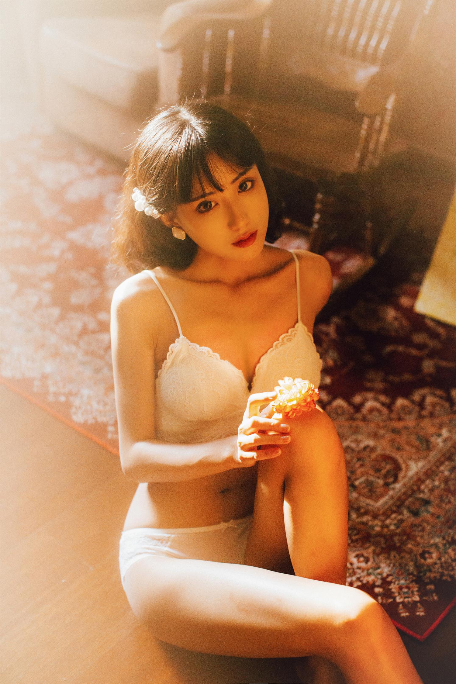 AAAyu阿玉 light and shadow [15P-83MB]