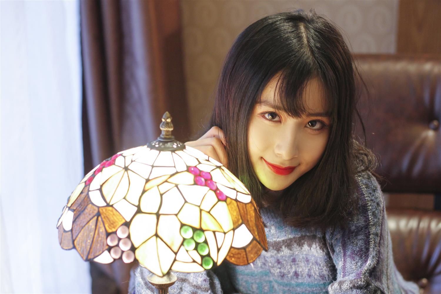 AAAyu阿玉 蓝色复古毛衣 [14P-132MB]