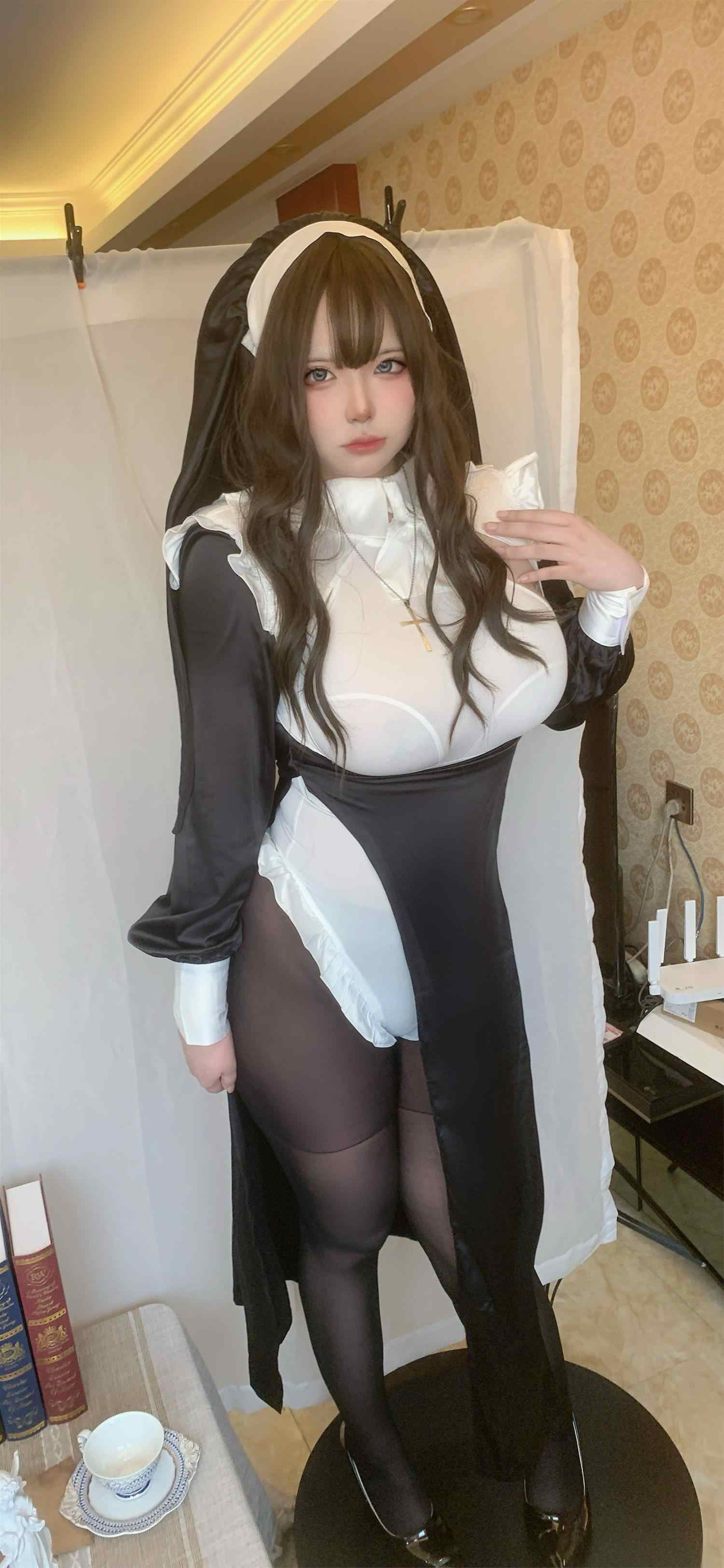 纯爱neko 堕落修女 [41P-90MB]