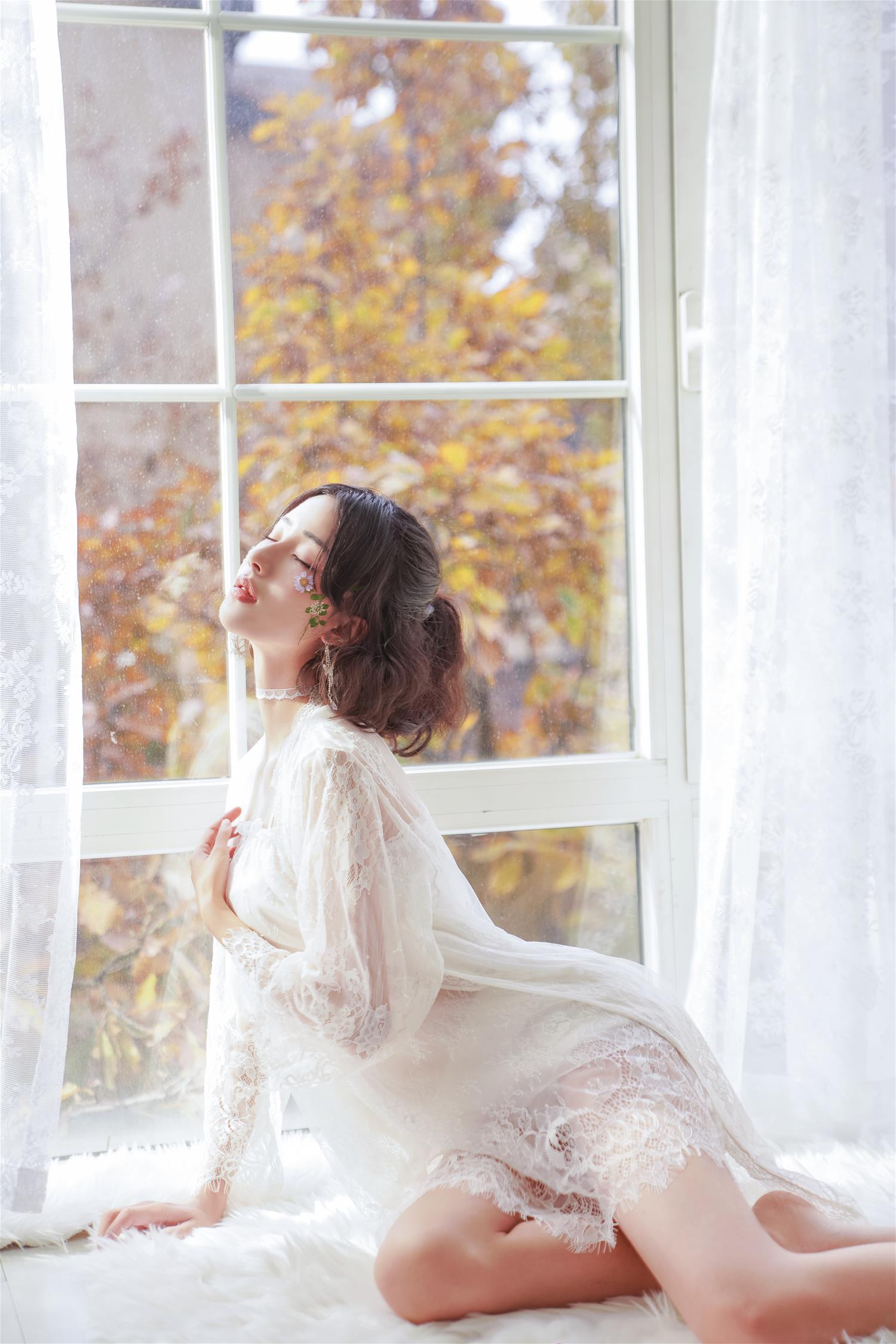 AAAyu阿玉 飘窗上的少女 [29P-665MB]