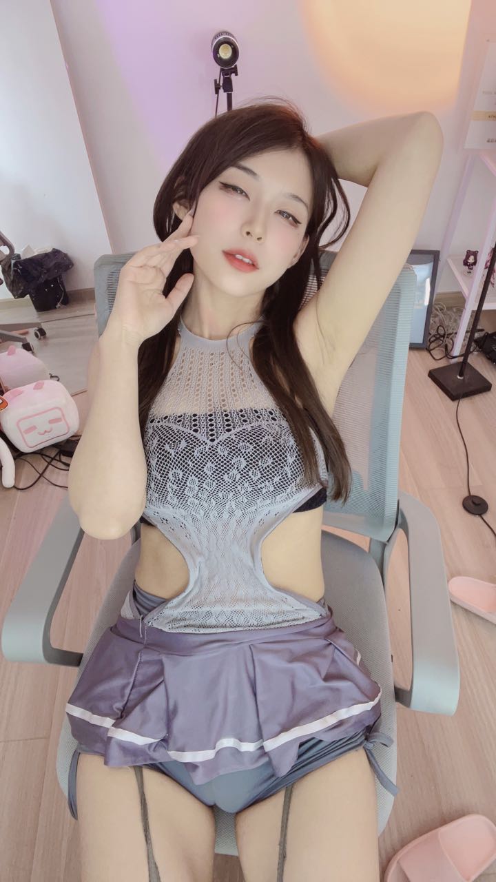 B站羊小雪 灰丝 [9P-1MB]