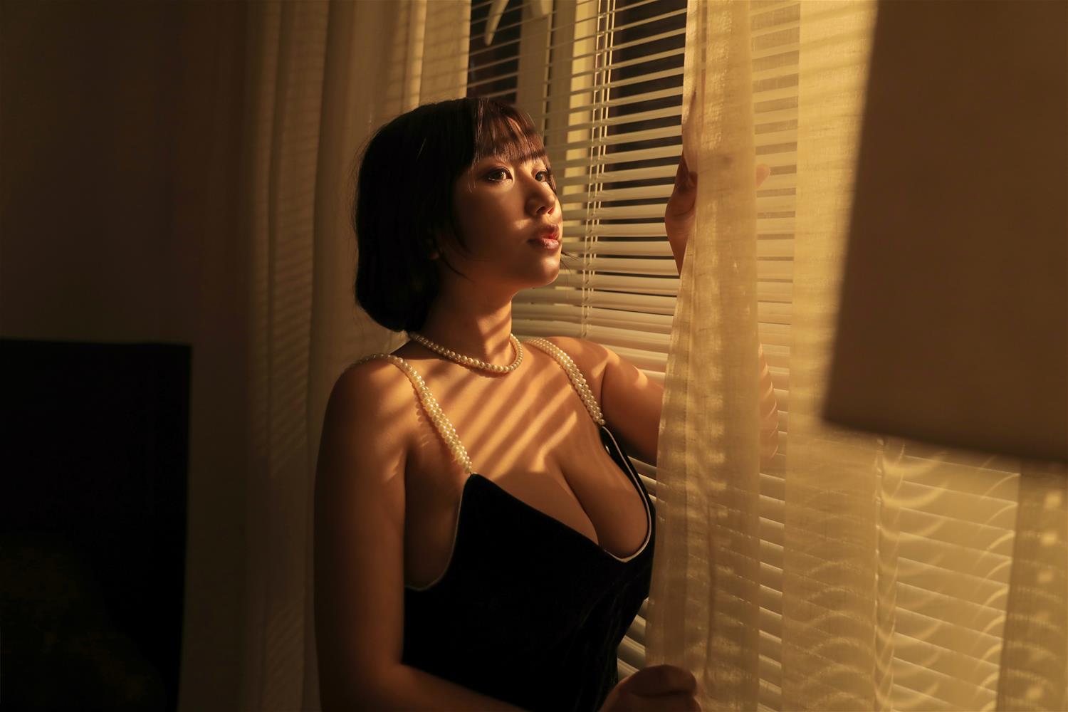 穆零Mu0 温泉泳装 港风黑色小吊带 [15P-199MB]